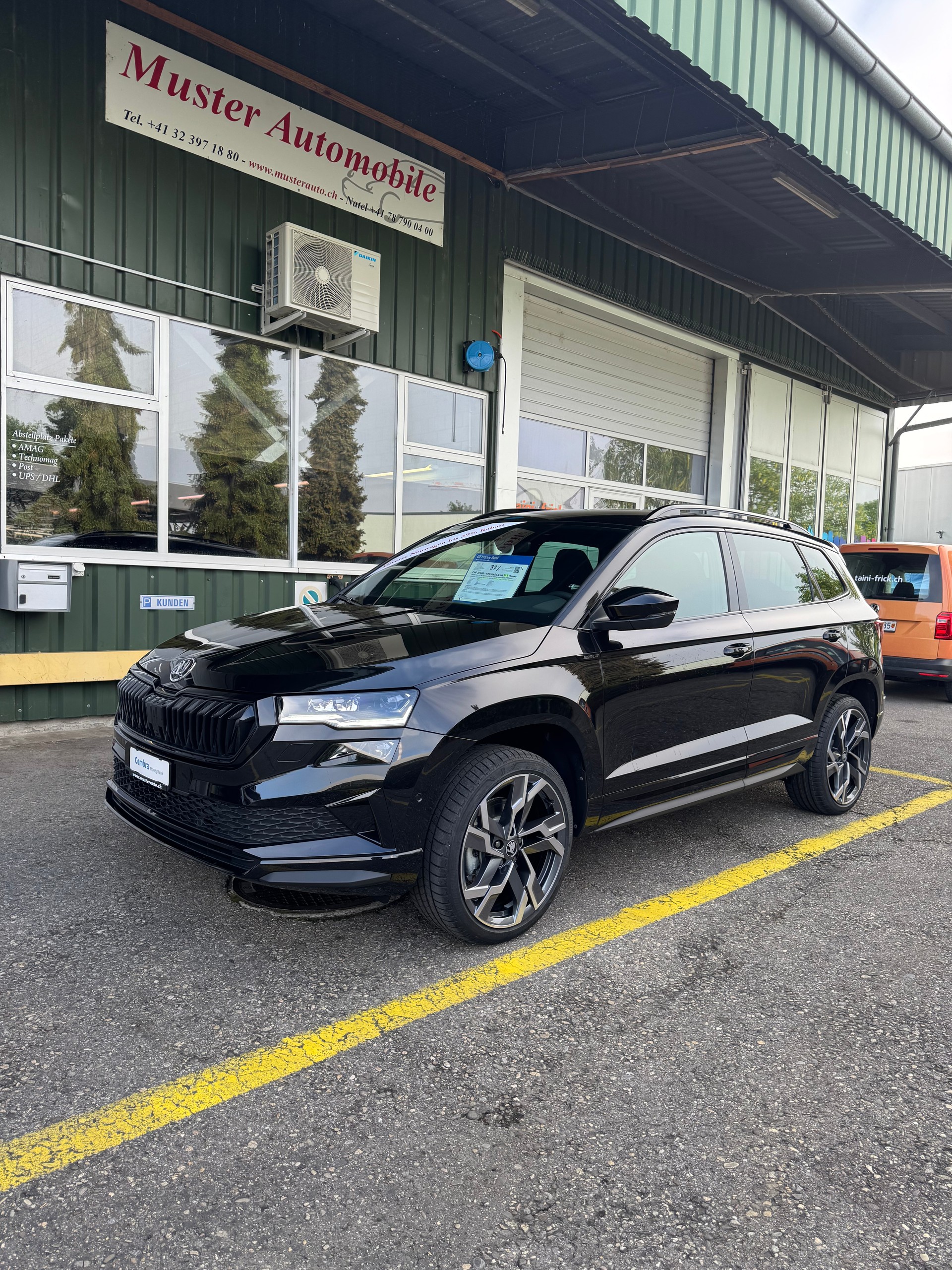 SKODA Karoq 1.5 TSI Sport Line DSG mit Anhängerkupplung 5 Jahre Garantie und 37 % Rabatt !