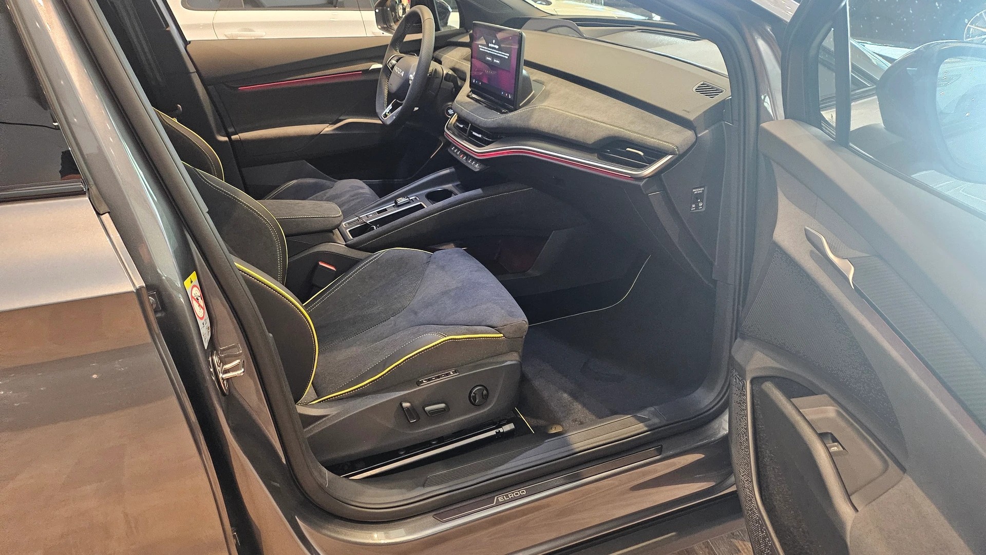 SKODA Elroq RS 4x4-image-18