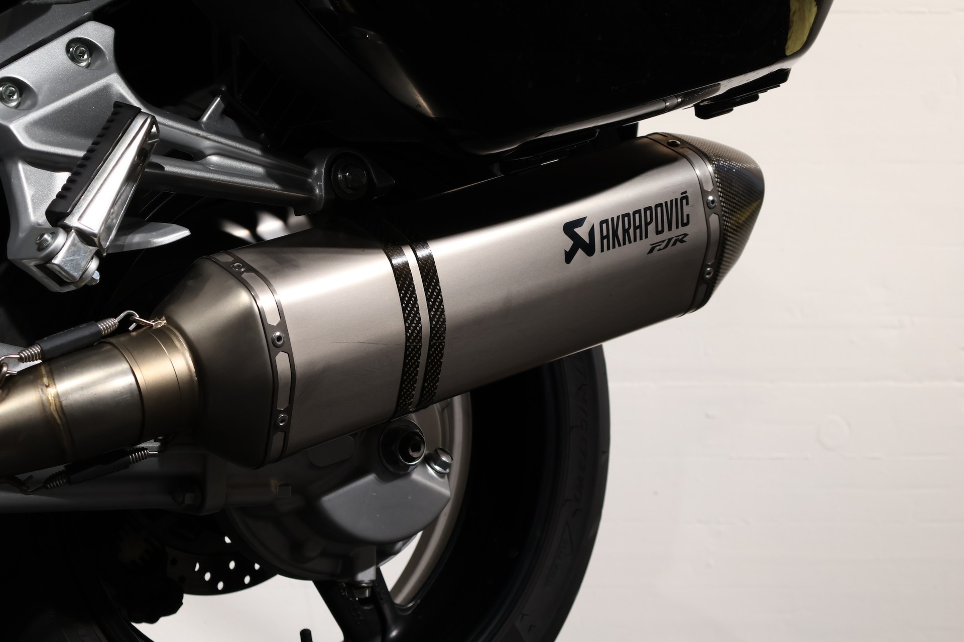 YAMAHA FJR 1300-image-9