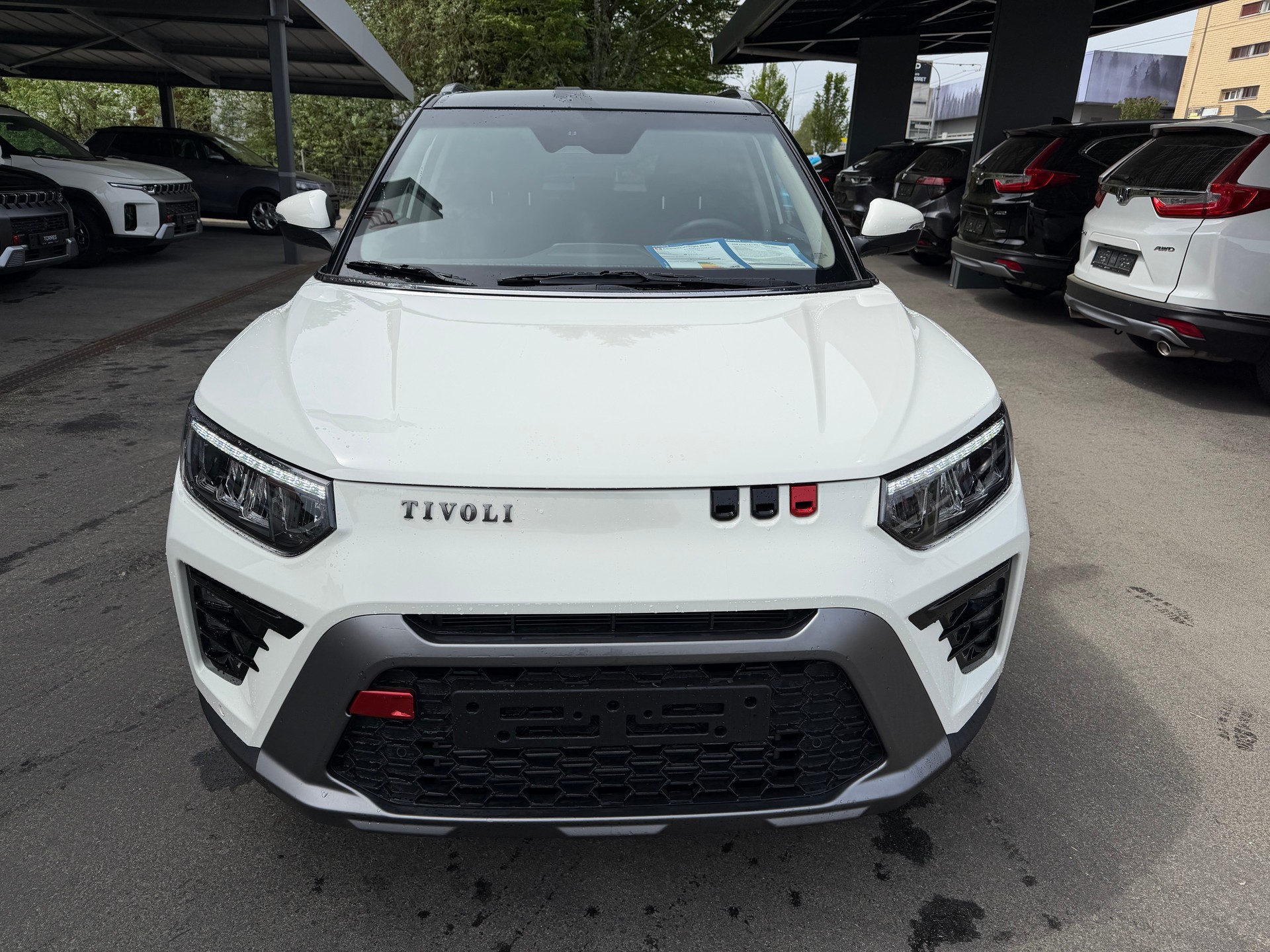 KGM-SsangYong Tivoli 1.5 T GDI Platinum 4WD Automat-image-2
