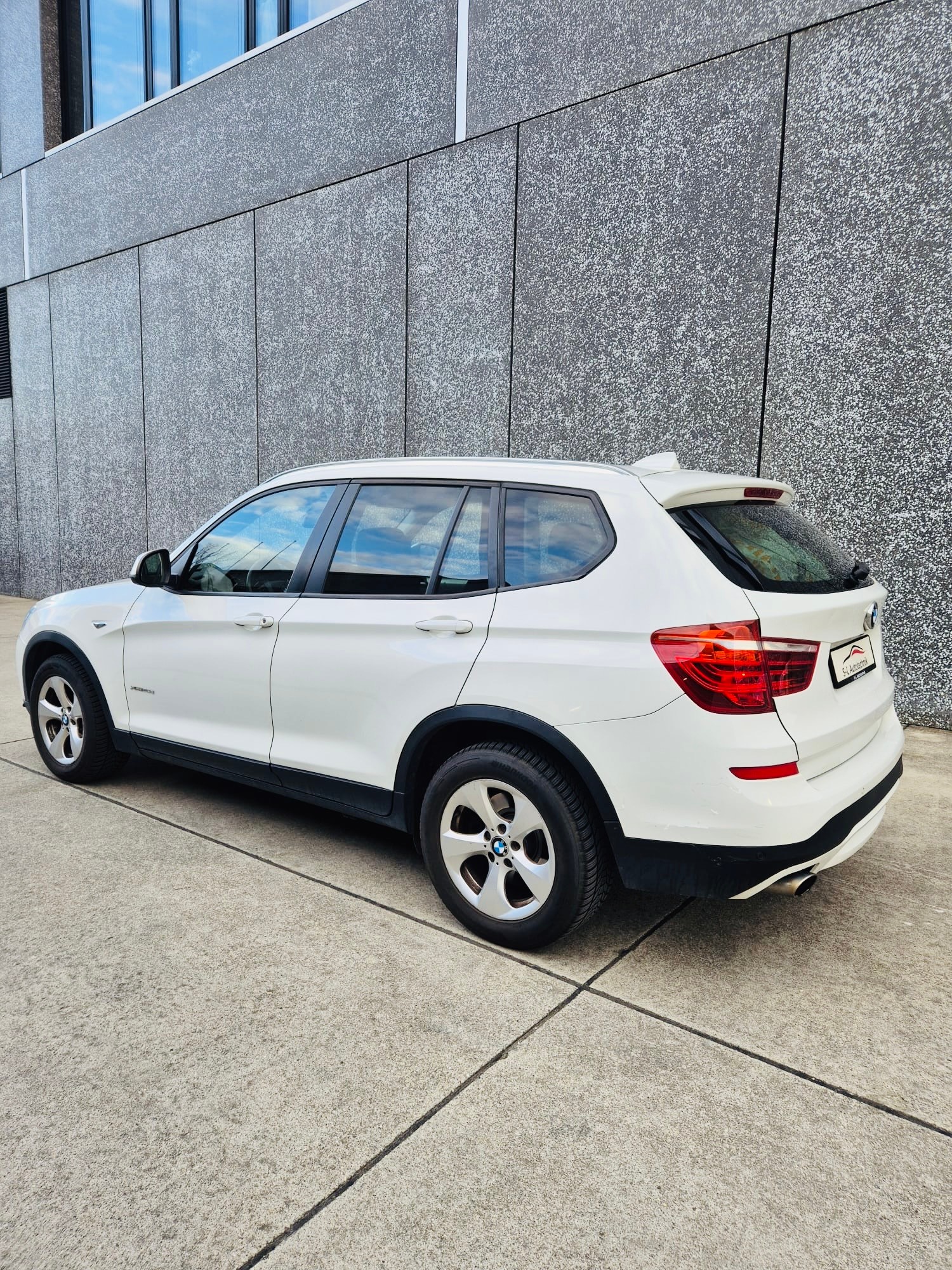 BMW X3 xDrive 20d xLine Steptronic-showroom-element-3