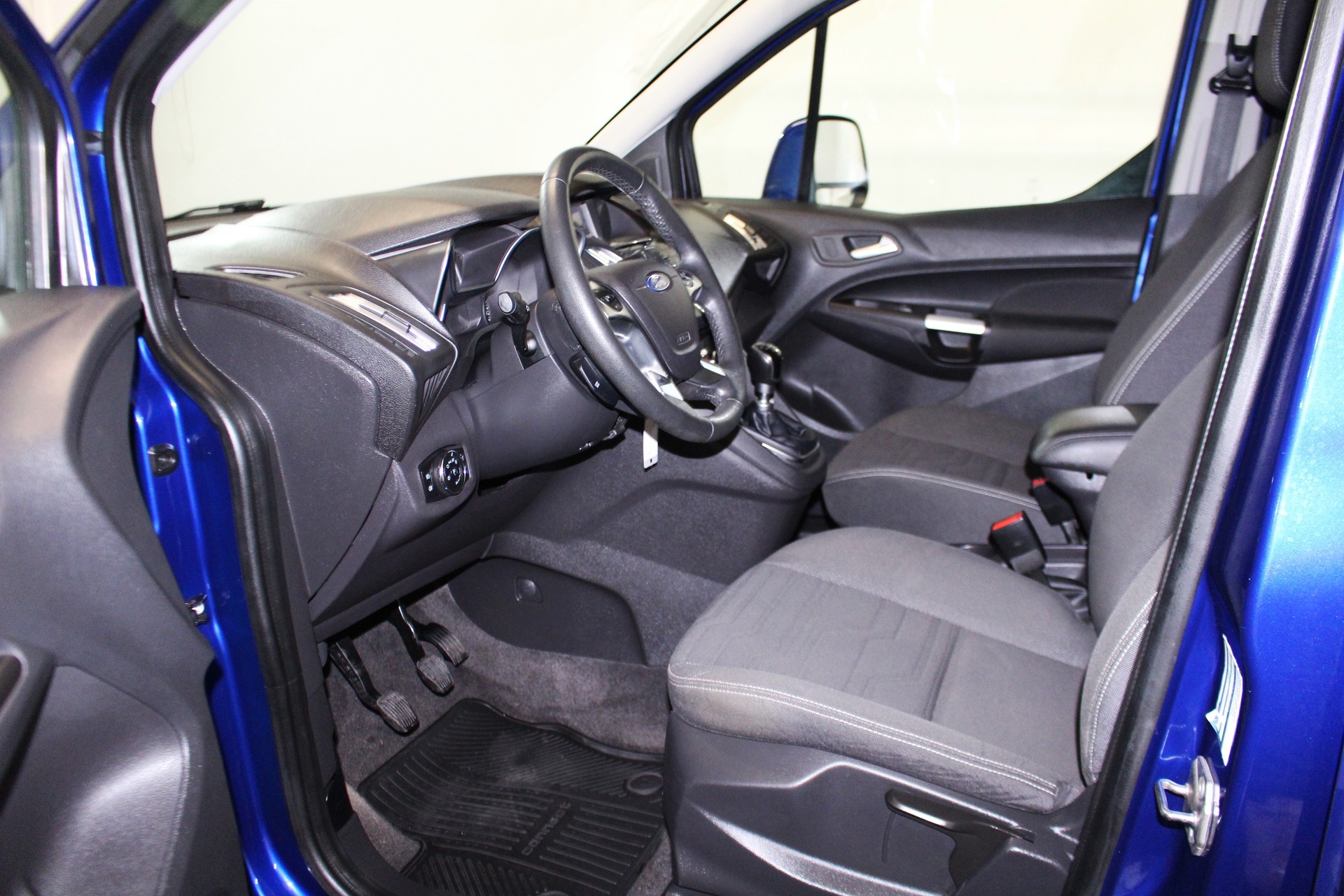 FORD Tourneo Connect 1.0 EcoB 100 Titanium-image-6