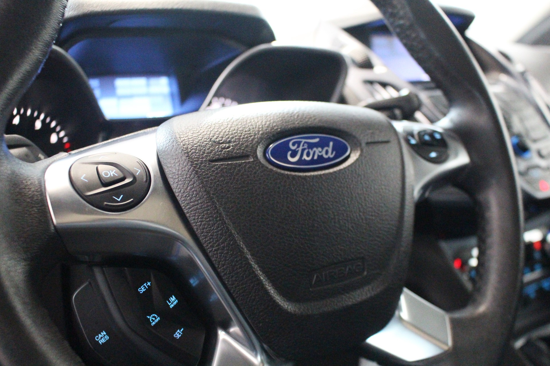 FORD Tourneo Connect 1.0 EcoB 100 Titanium-image-13