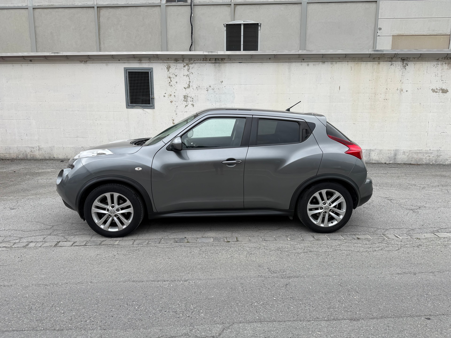 NISSAN Juke 1.6 DIG-T tekna 4x4 Xtronic M-CVT-image-4