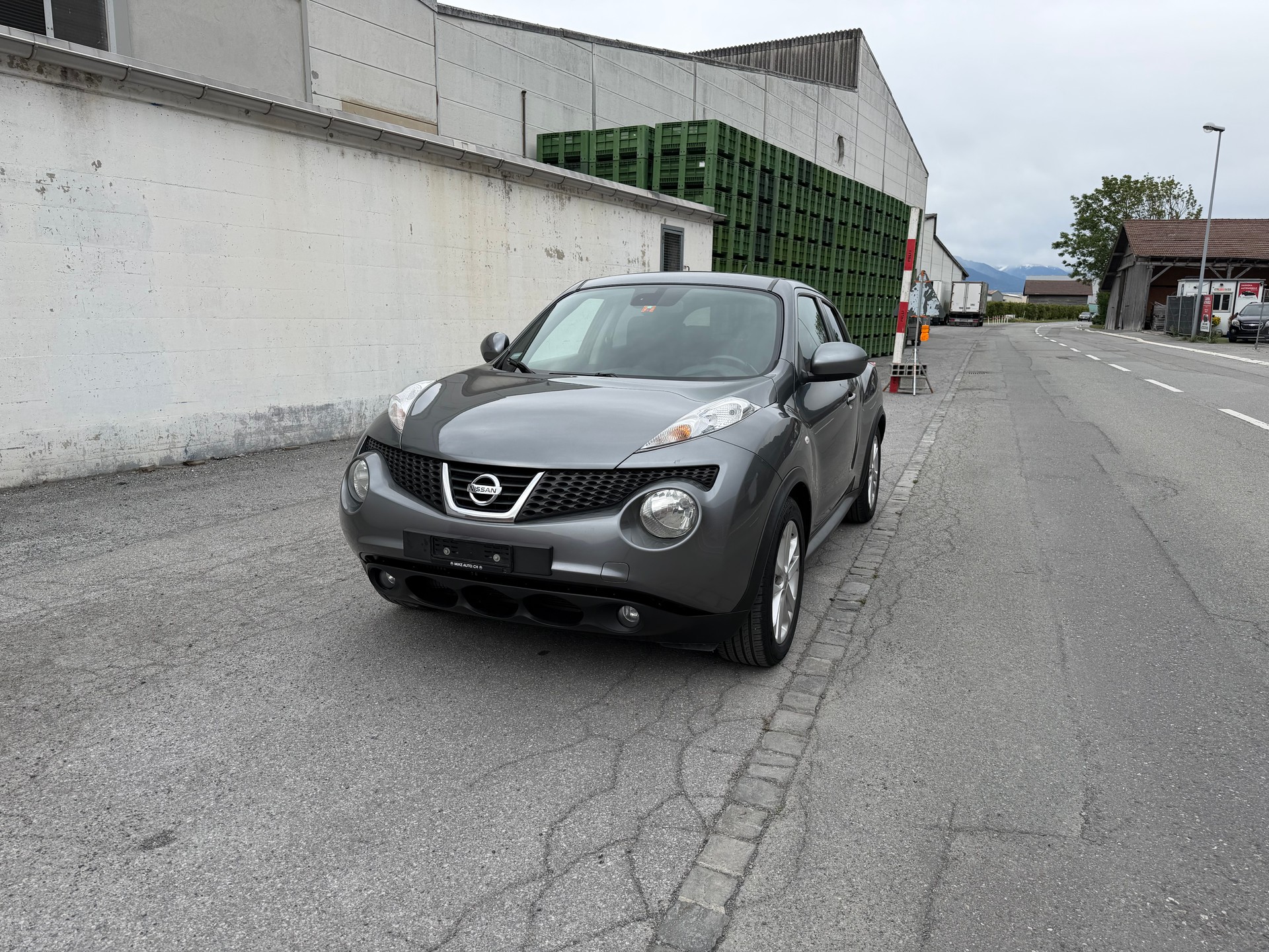 NISSAN Juke 1.6 DIG-T tekna 4x4 Xtronic M-CVT-image-1