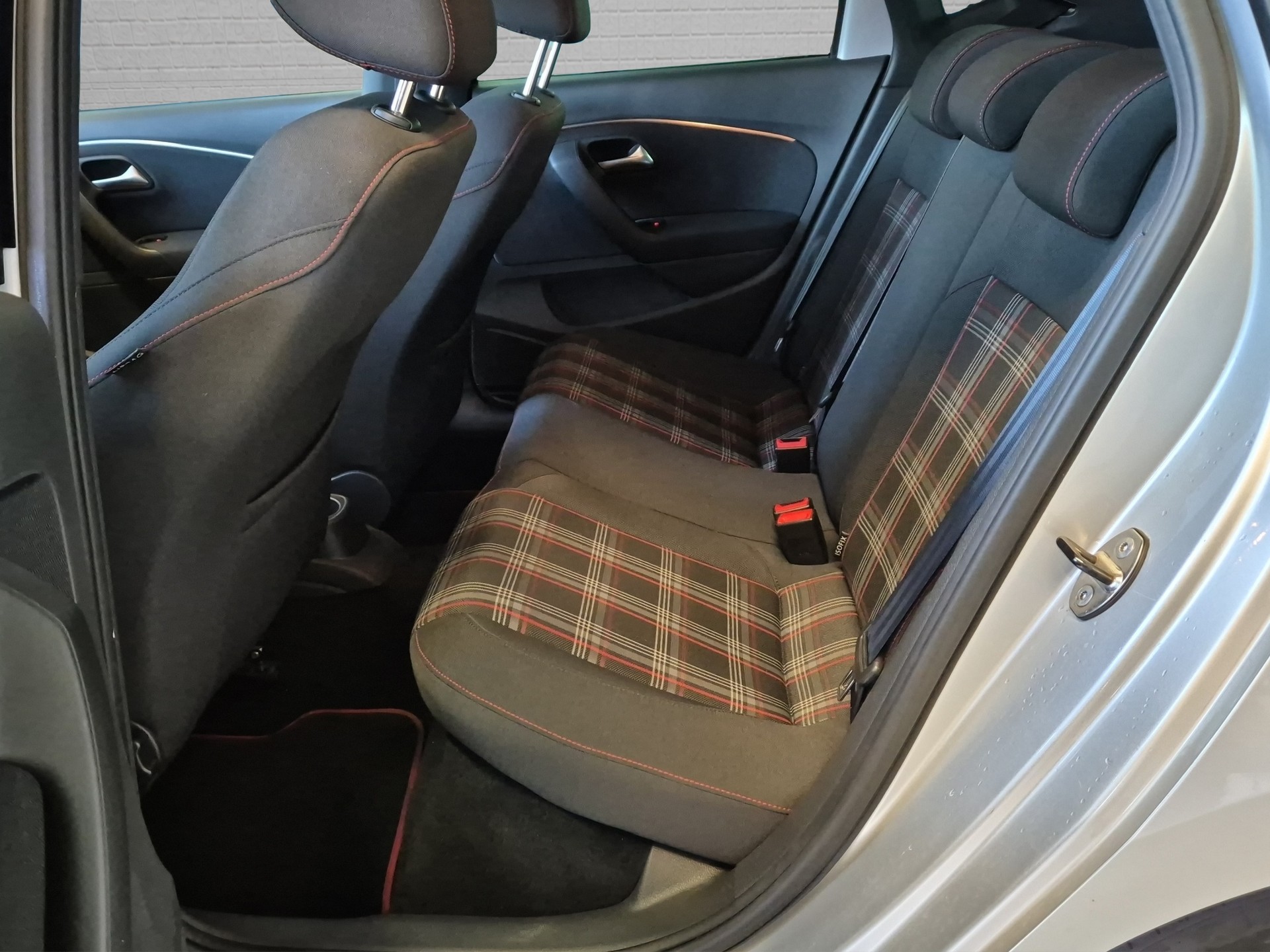 VW Polo 1.8 TSI GTI-image-25