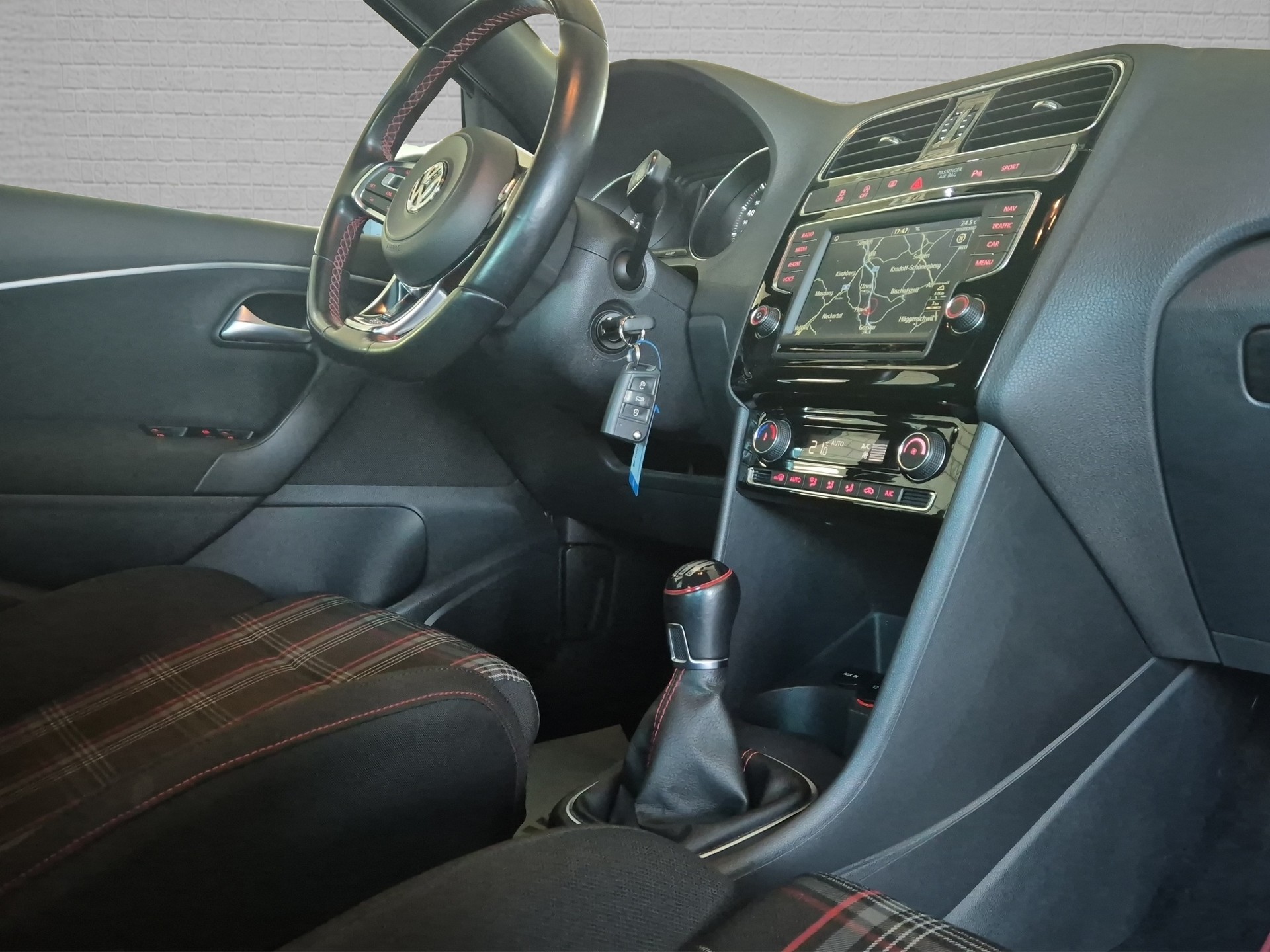 VW Polo 1.8 TSI GTI-image-19