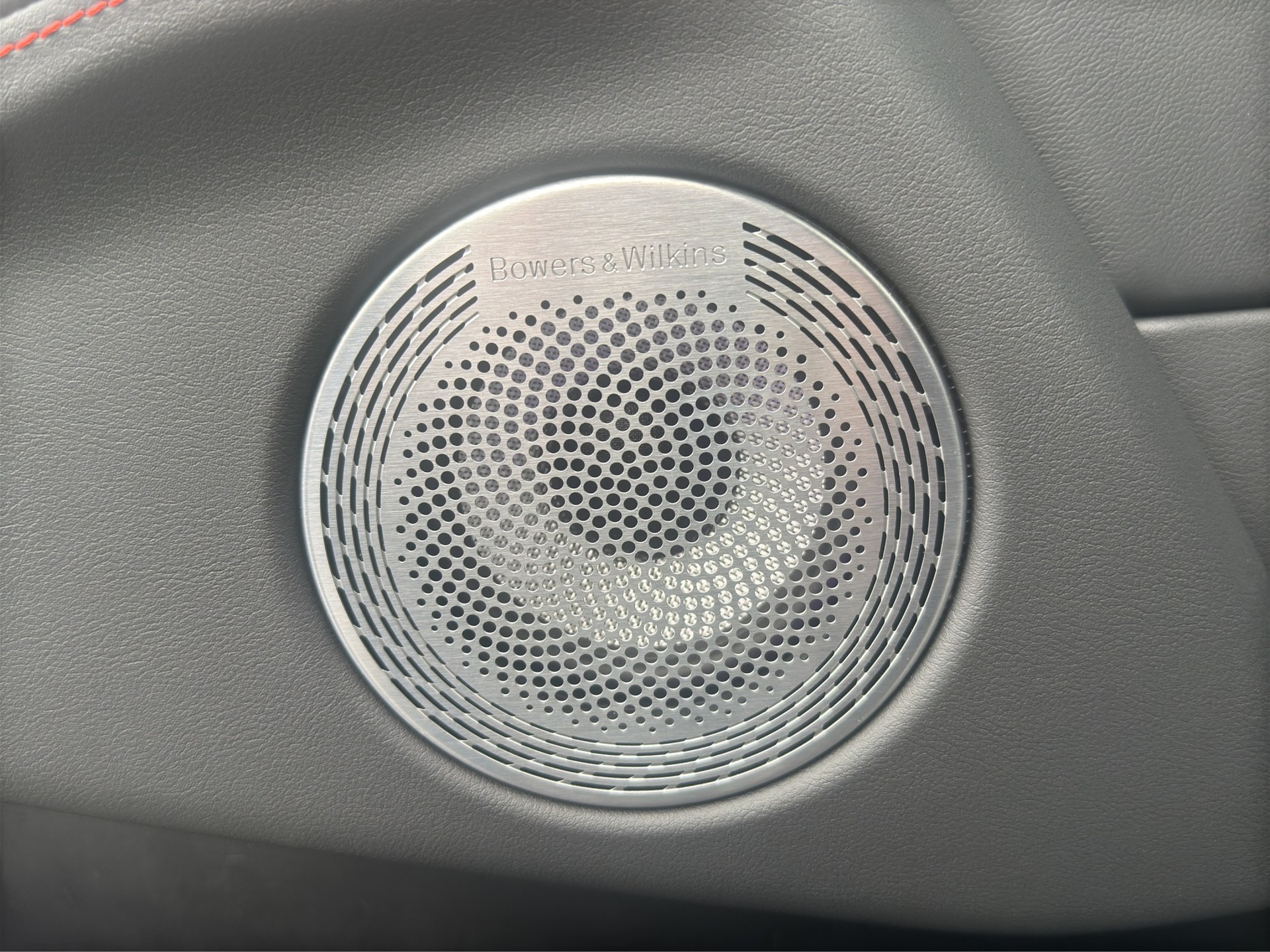 BMW XM xDrive PHEV Label (CH) INDIVIDUAL M Driver's Package-image-24