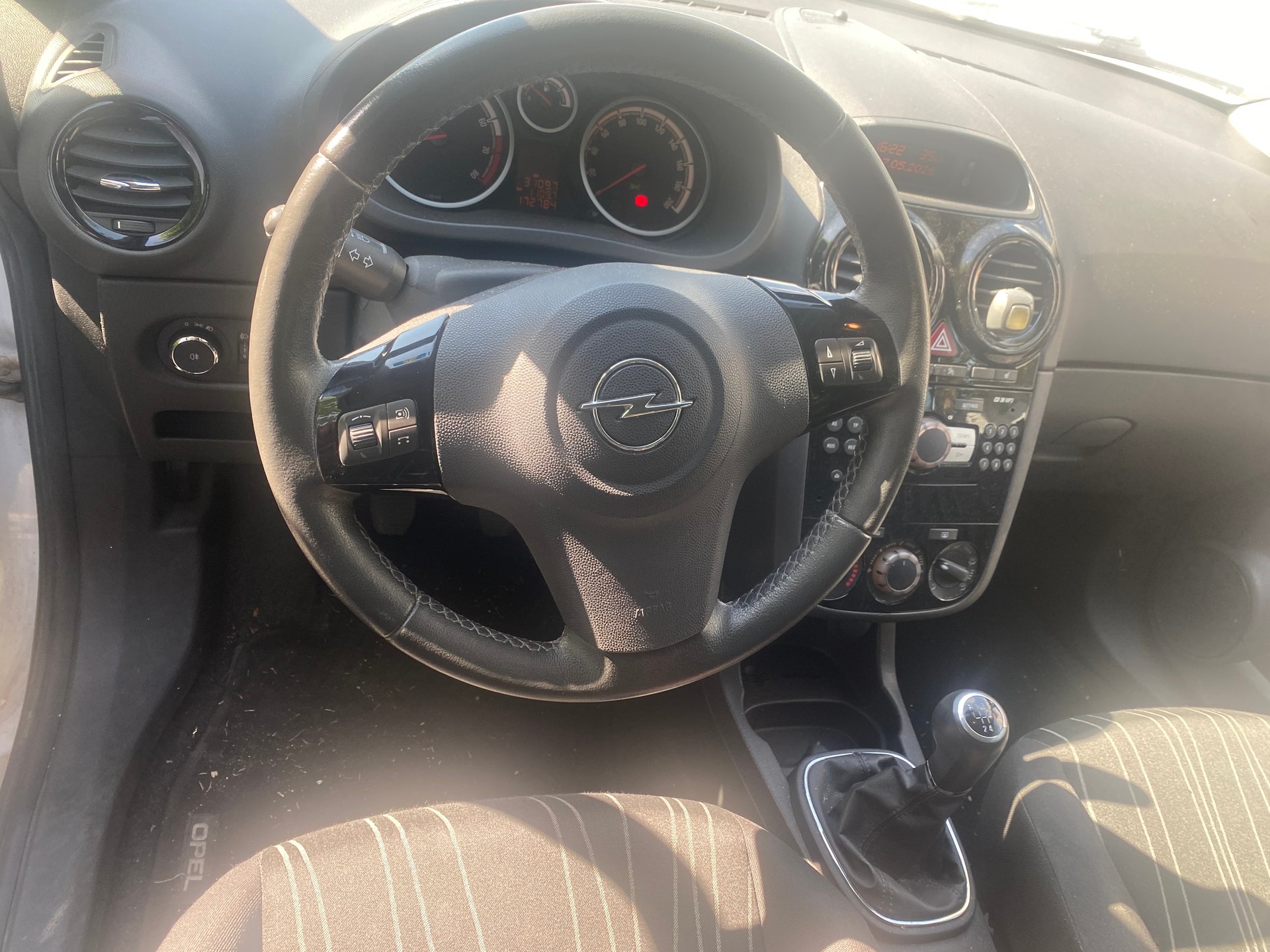 OPEL Corsa 1.4 TP Color Edition-image-6