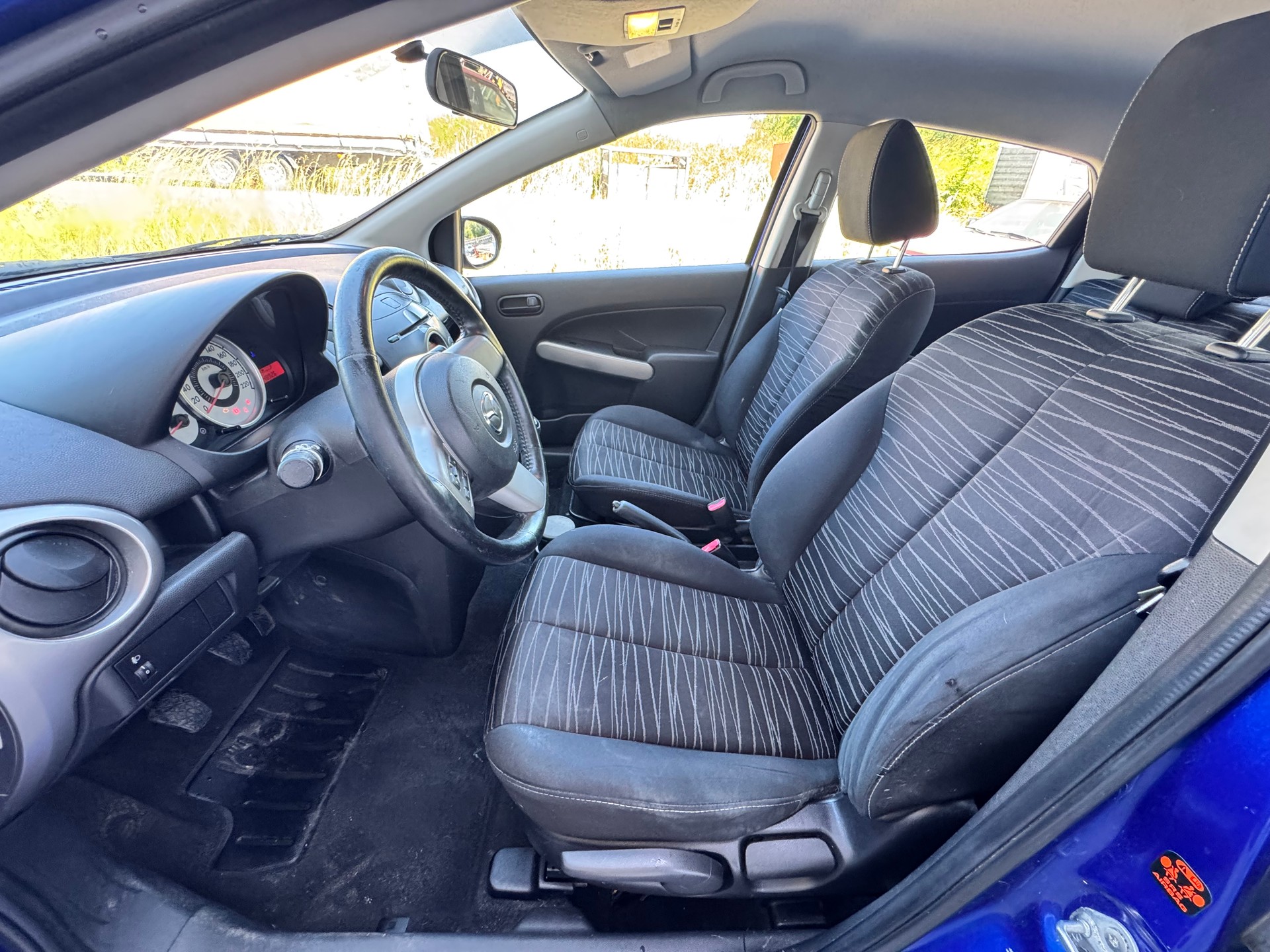 MAZDA 2 1.3i 16V Exclusive-image-5