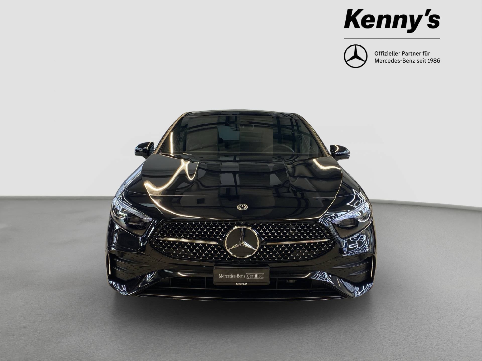MERCEDES-BENZ A 220 AMG Line Limousine 4MATIC-showroom-element-1