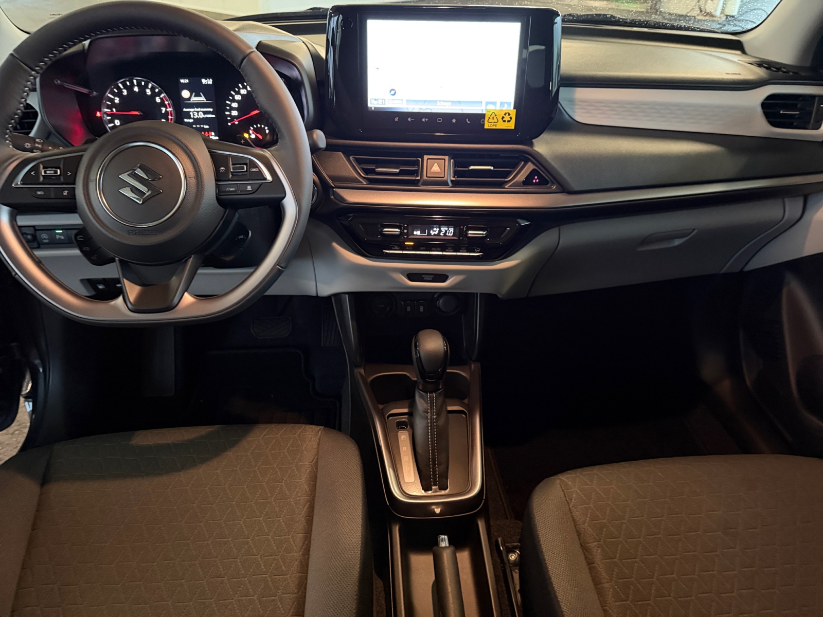 SUZUKI Swift 1.2 Compact Top Hybrid-image-9