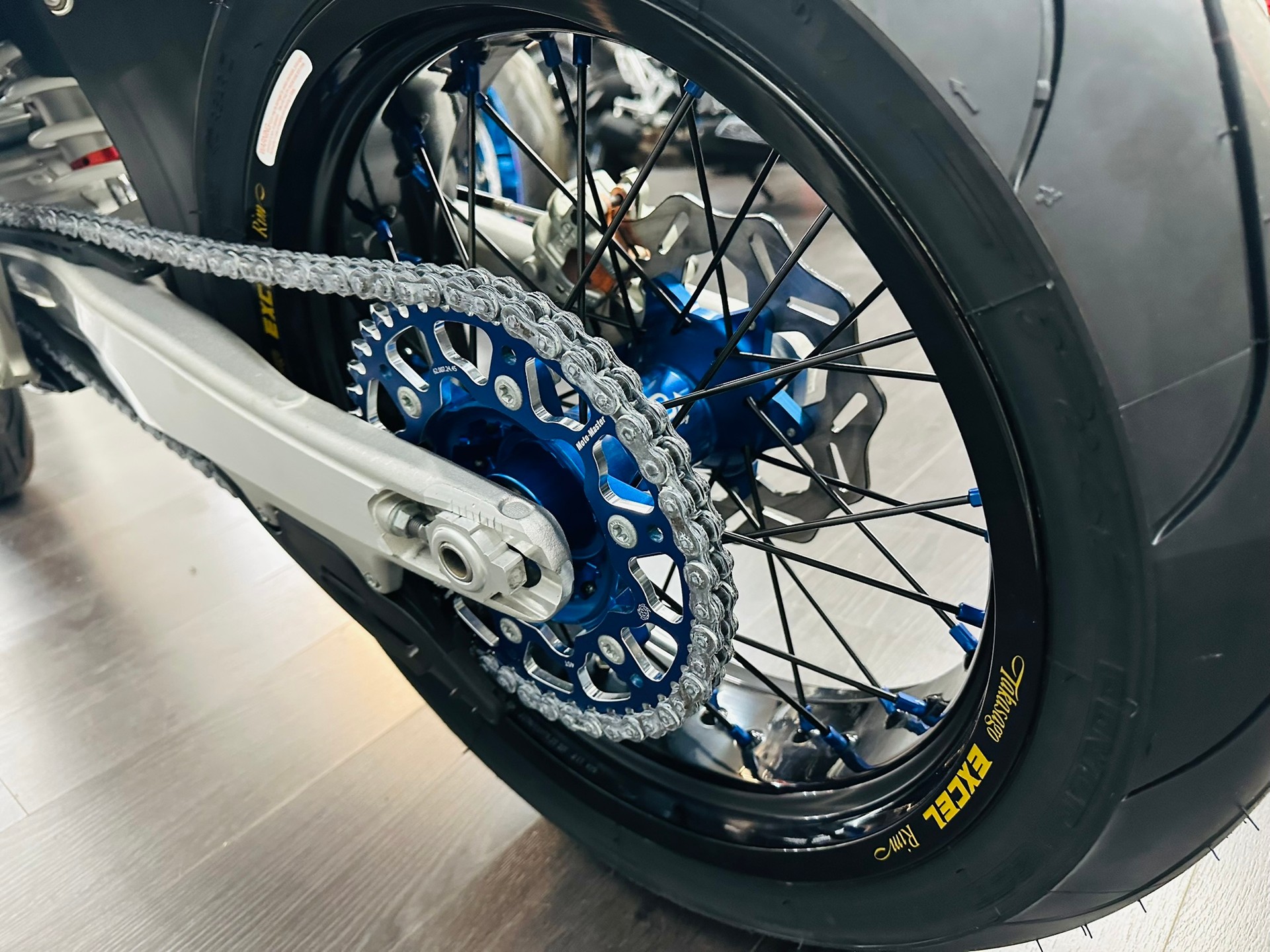 HUSQVARNA FE 501 Supermoto-image-11