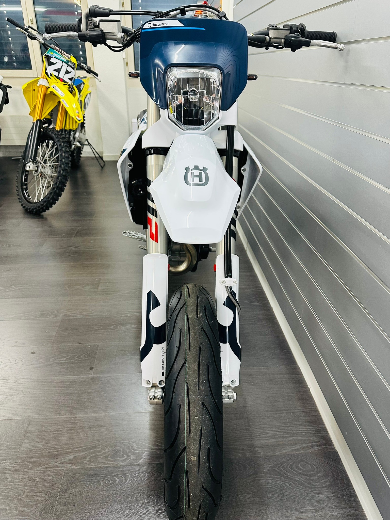 HUSQVARNA FE 501 Supermoto-image-7
