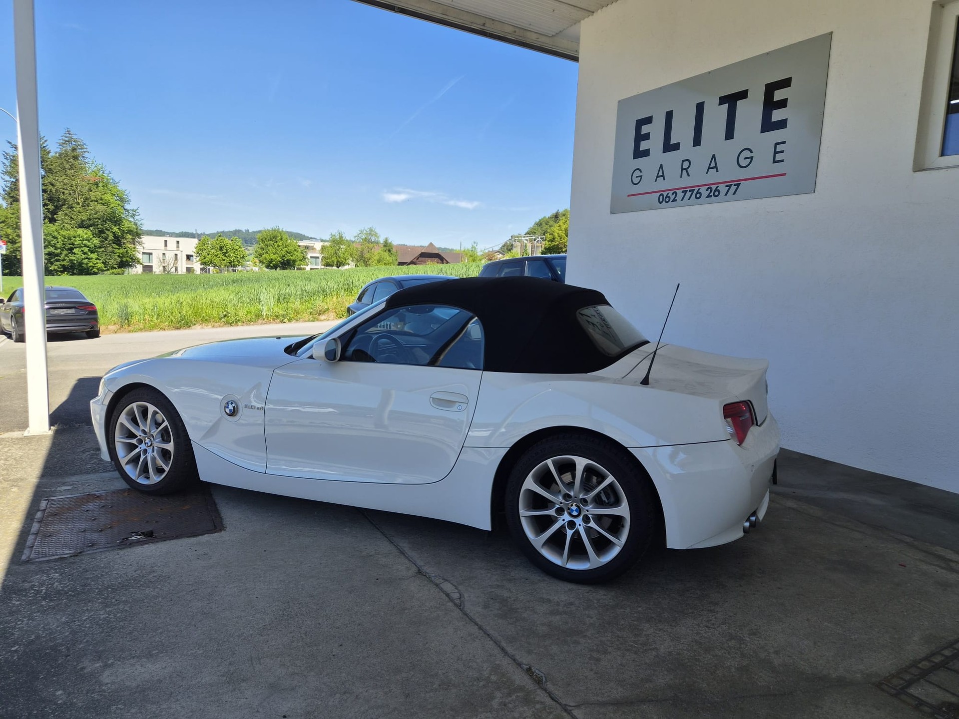 BMW Z4 3.0si Roadster-image-4