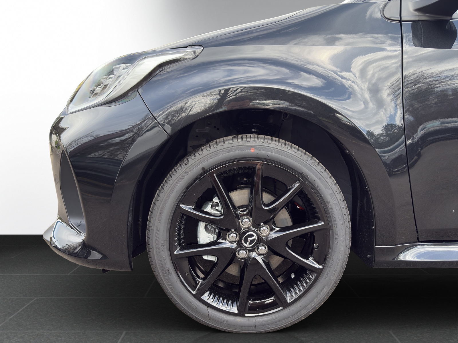 MAZDA 2 Hybrid Homura-showroom-element-3