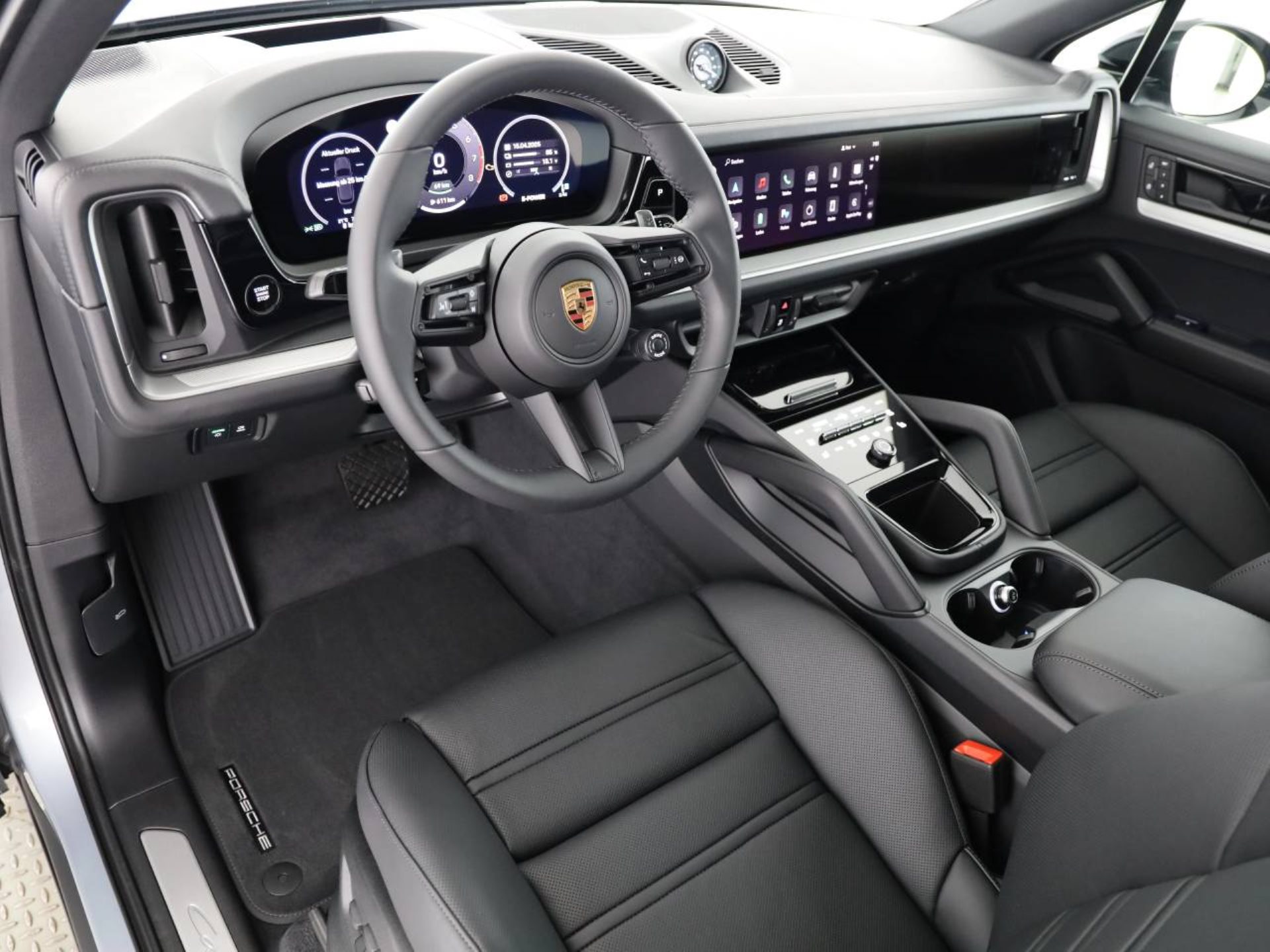 PORSCHE Cayenne E-Hybrid-showroom-element-3