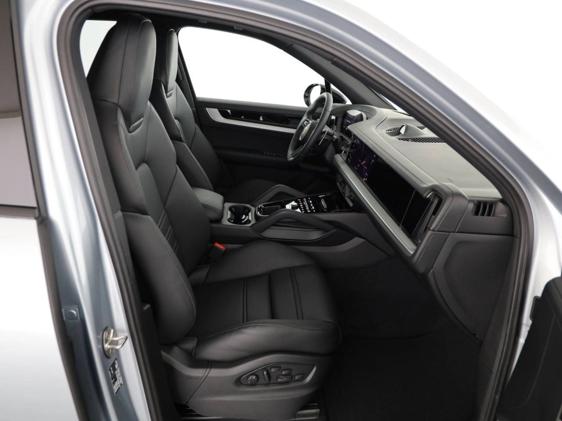 PORSCHE Cayenne E-Hybrid-image-13