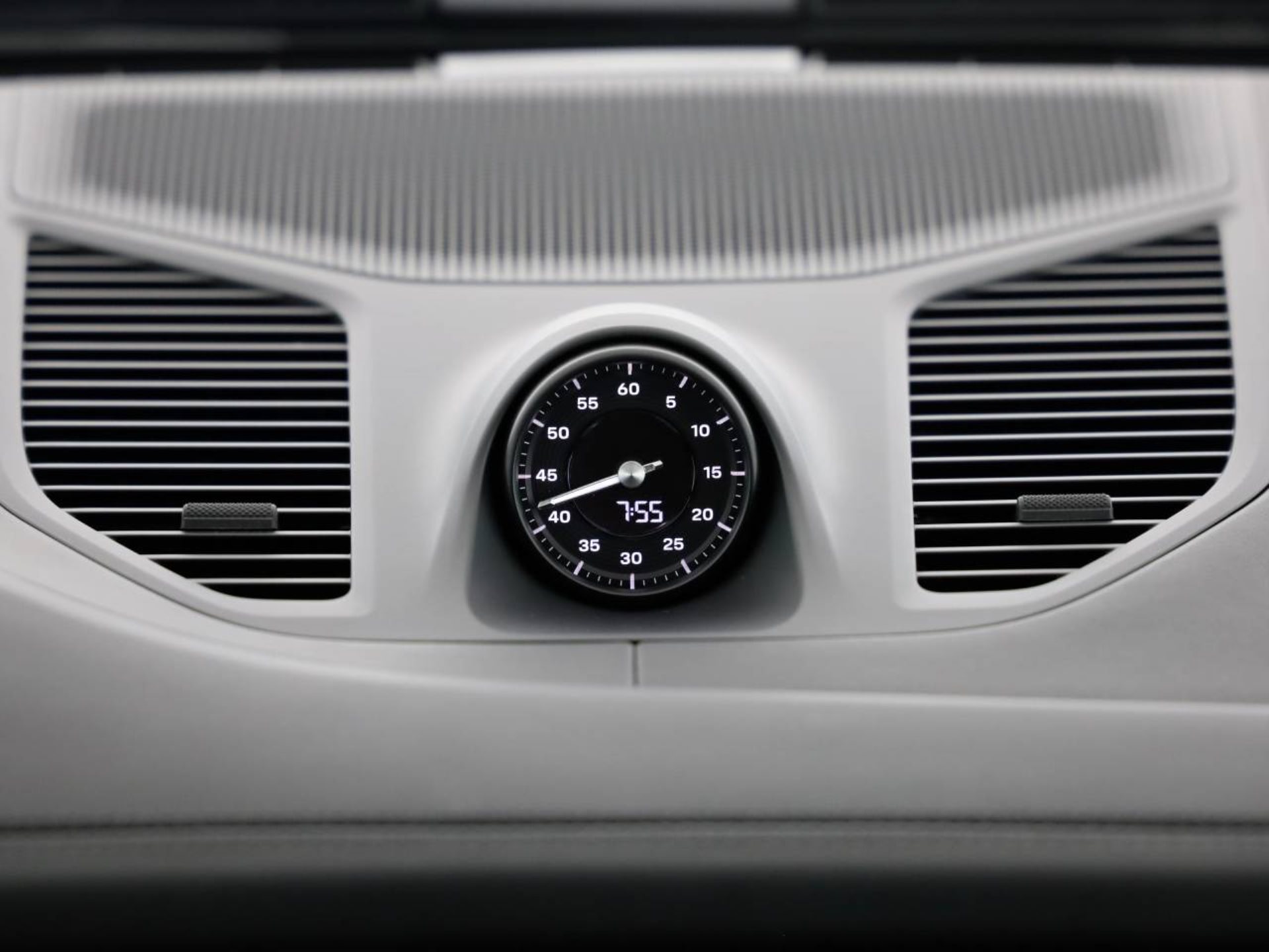 PORSCHE Cayenne E-Hybrid-image-16