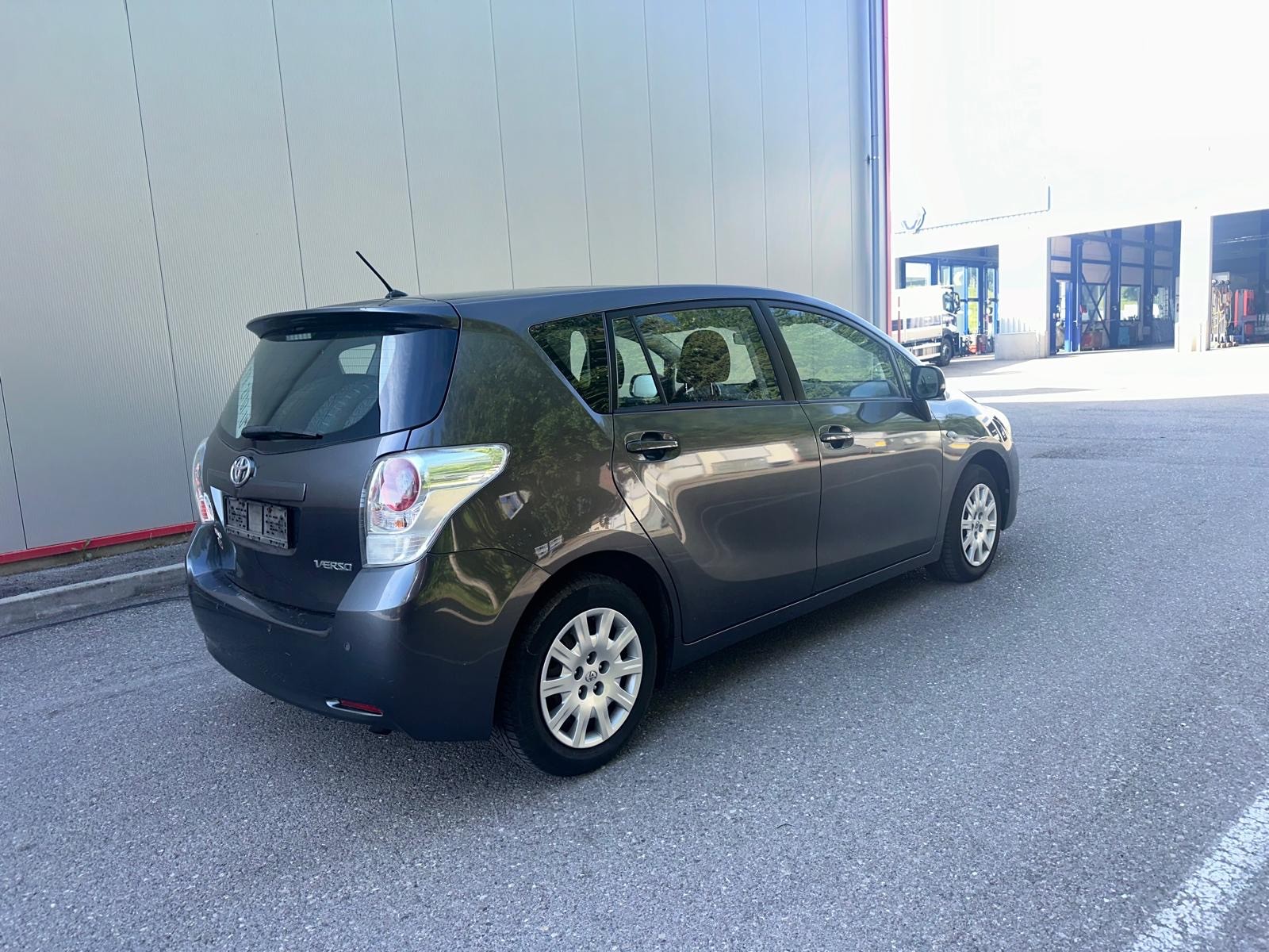 TOYOTA Verso 1.8 Linea Luna-image-3
