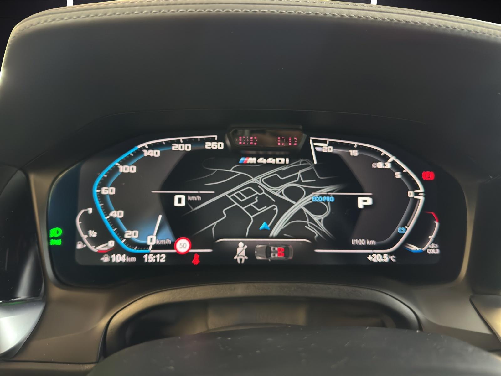 BMW M440i xDrive Cabrio-image-19