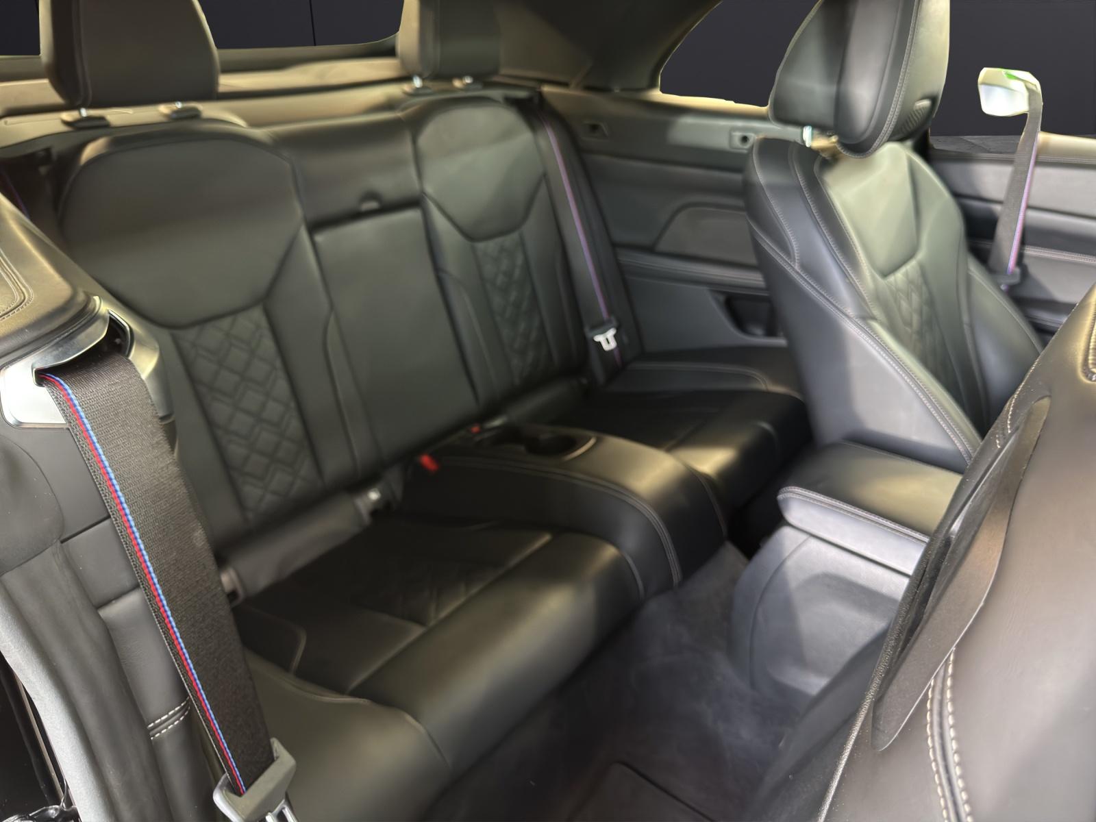 BMW M440i xDrive Cabrio-image-13