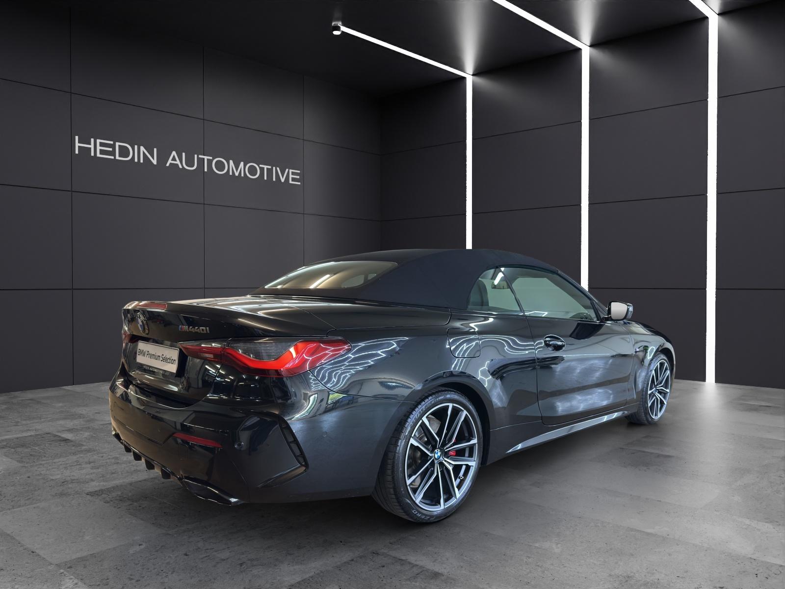 BMW M440i xDrive Cabrio-image-4