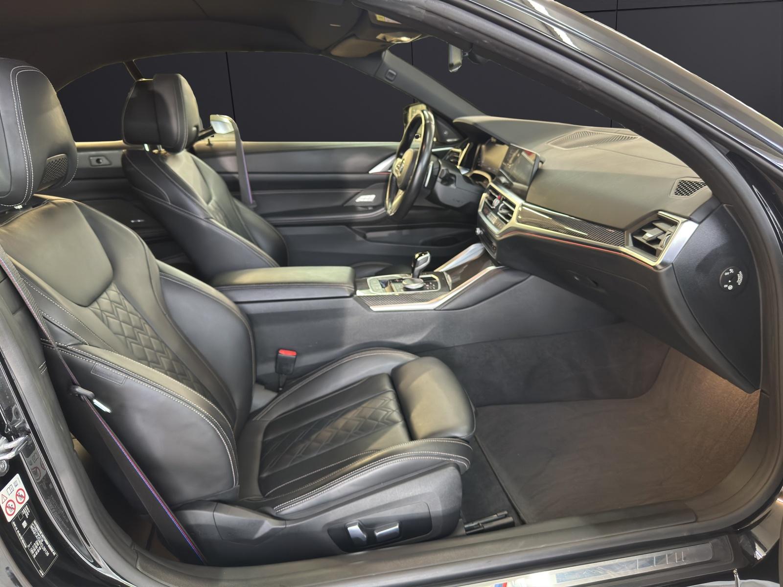 BMW M440i xDrive Cabrio-image-14