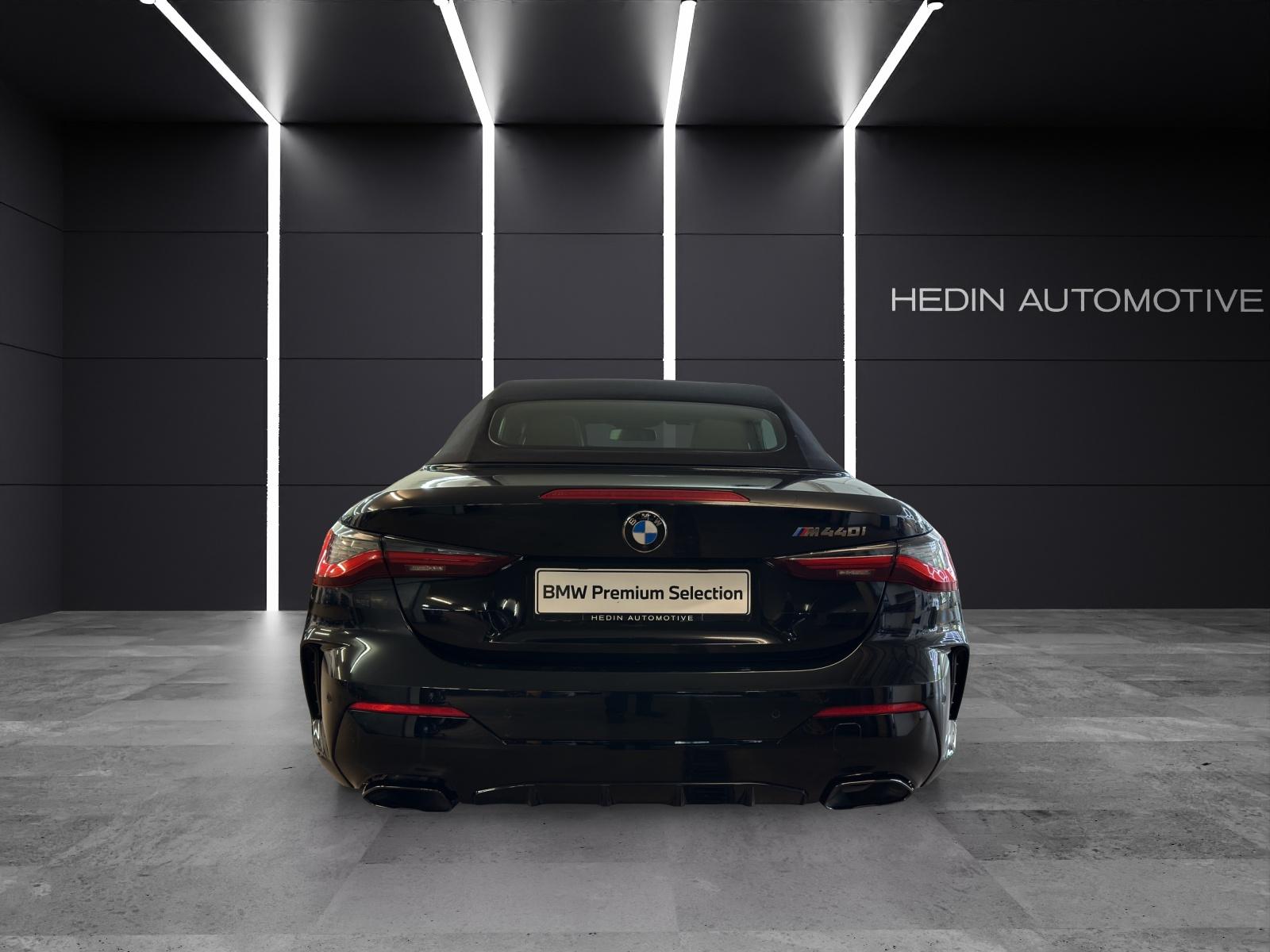 BMW M440i xDrive Cabrio-showroom-element-3