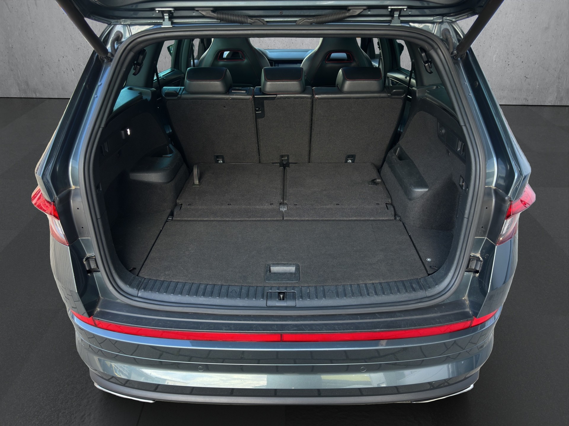 SKODA Kodiaq 2.0 TSI Dynamic-image-13