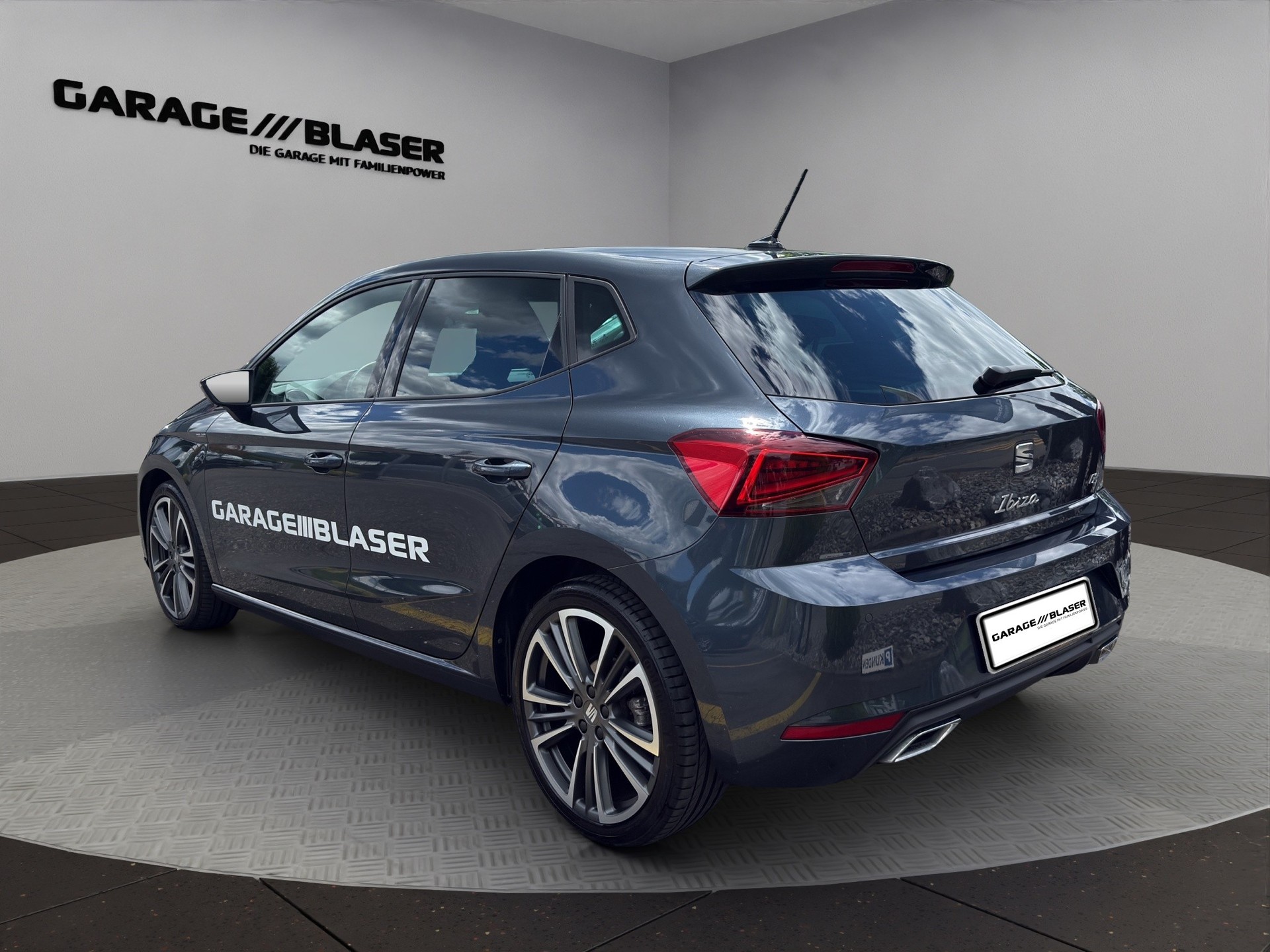 SEAT Ibiza 1.0 EcoTSI Anniversary DSG-showroom-element-2