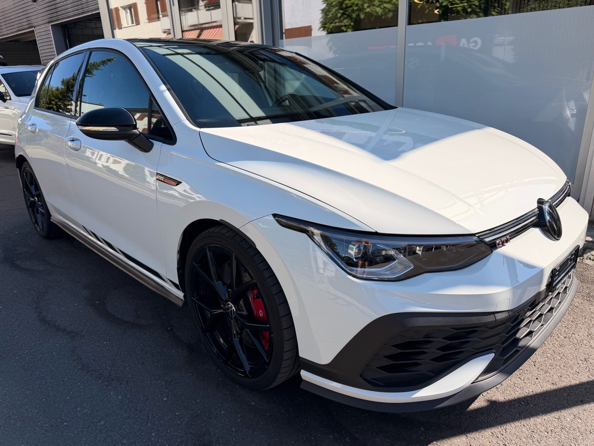 VW Golf GTI CLUBSPORT *** TOPAUSSTATTUNG MIT LEDER VIENNA ***-showroom-element-2