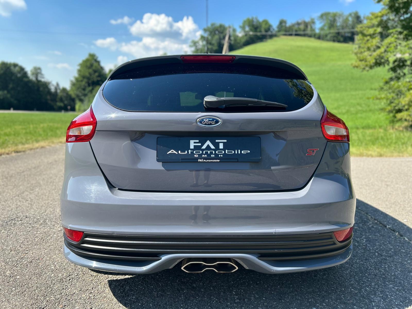 FORD Focus 2.0 TDCi ST2-showroom-element-3