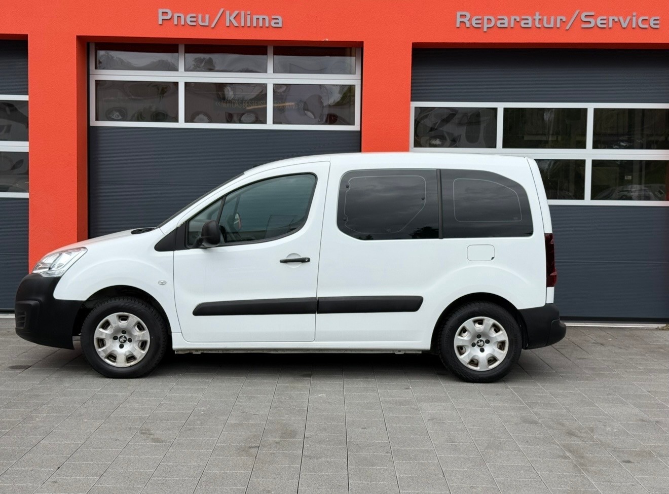 PEUGEOT Partner 1.6 Active-showroom-element-1
