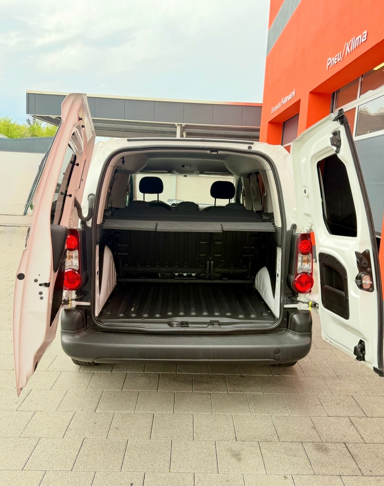 PEUGEOT Partner 1.6 Active-showroom-element-3