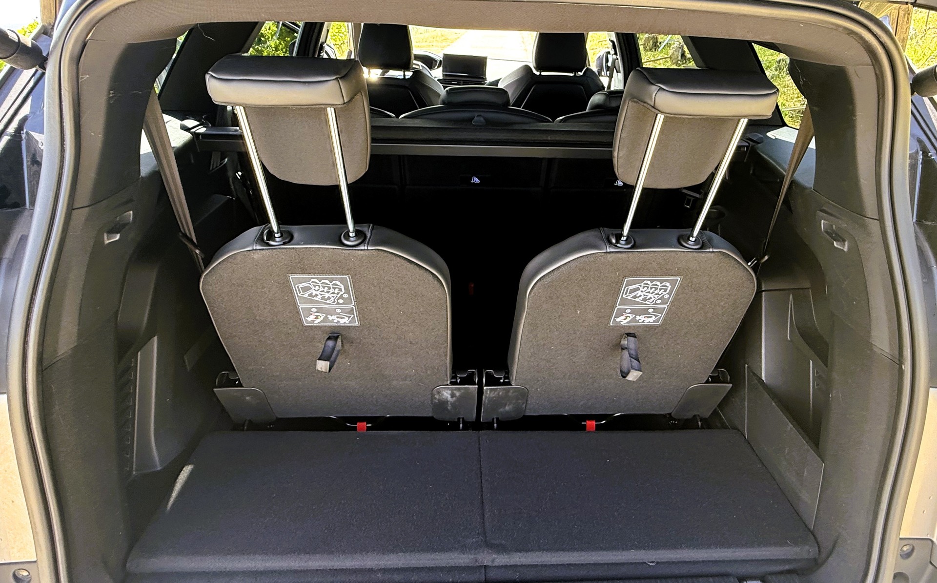 PEUGEOT 5008 1.6 Pure Tech GT Pack EAT8-image-17