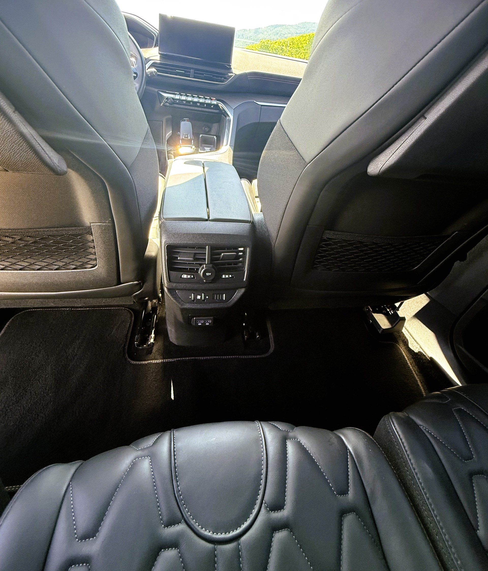 PEUGEOT 5008 1.6 Pure Tech GT Pack EAT8-image-15