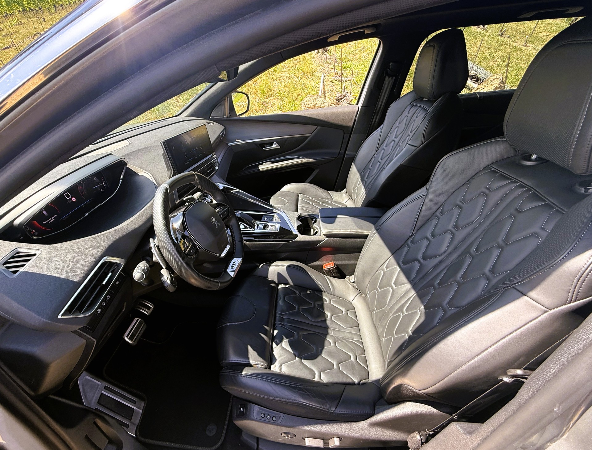 PEUGEOT 5008 1.6 Pure Tech GT Pack EAT8-image-10