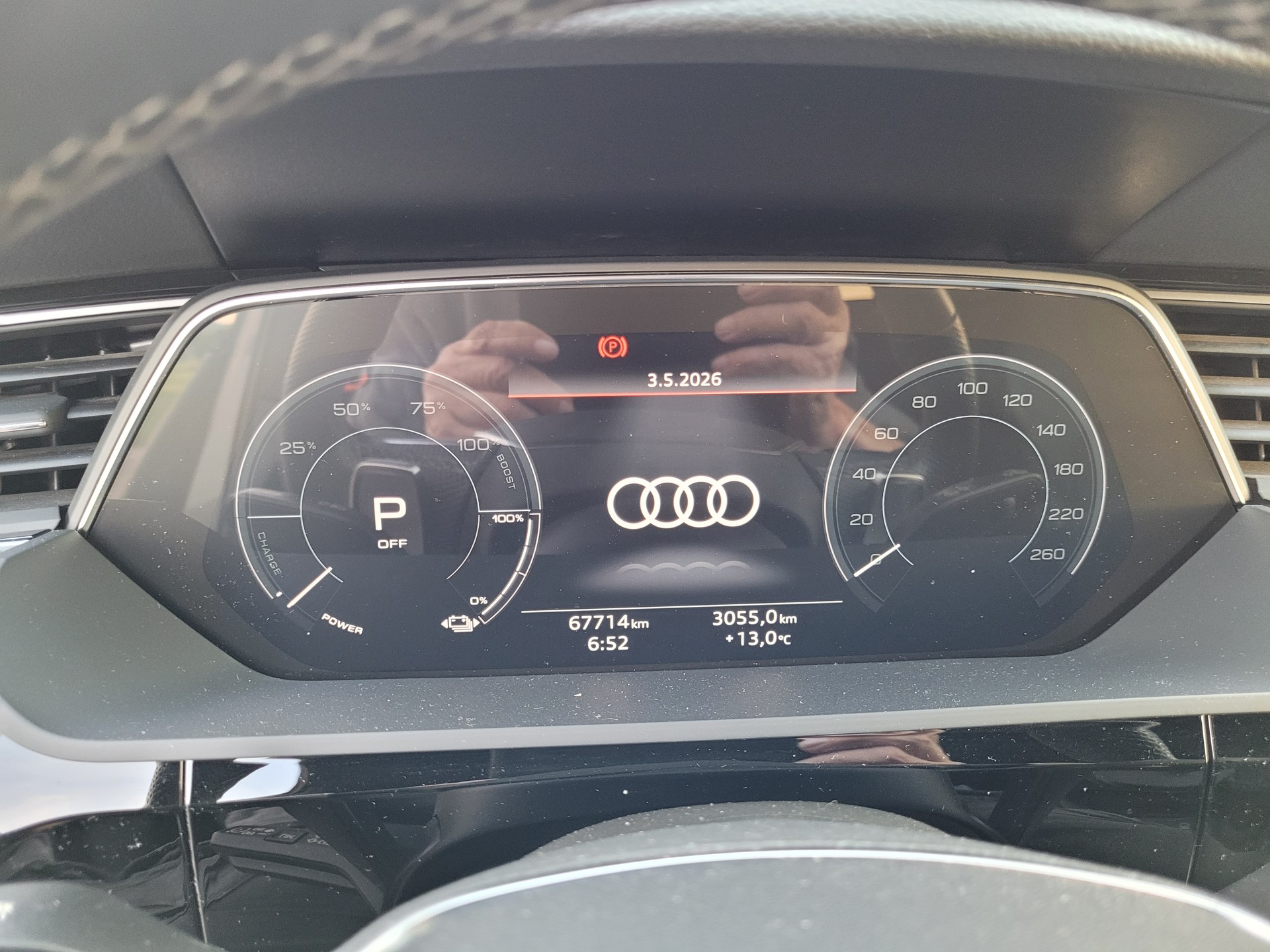 AUDI e-tron 55 S Line Black Edition quattro-image-3