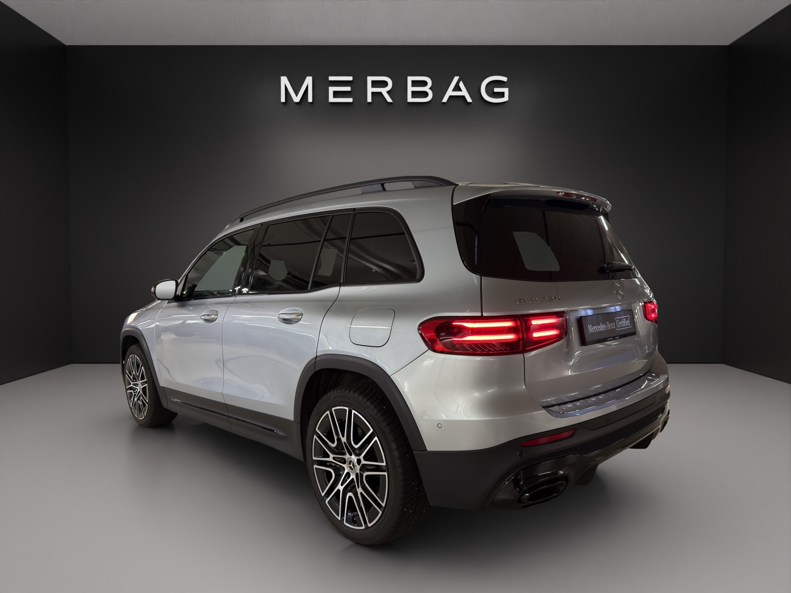 MERCEDES-BENZ GLB 220 4Matic 8G-Tronic-image-5