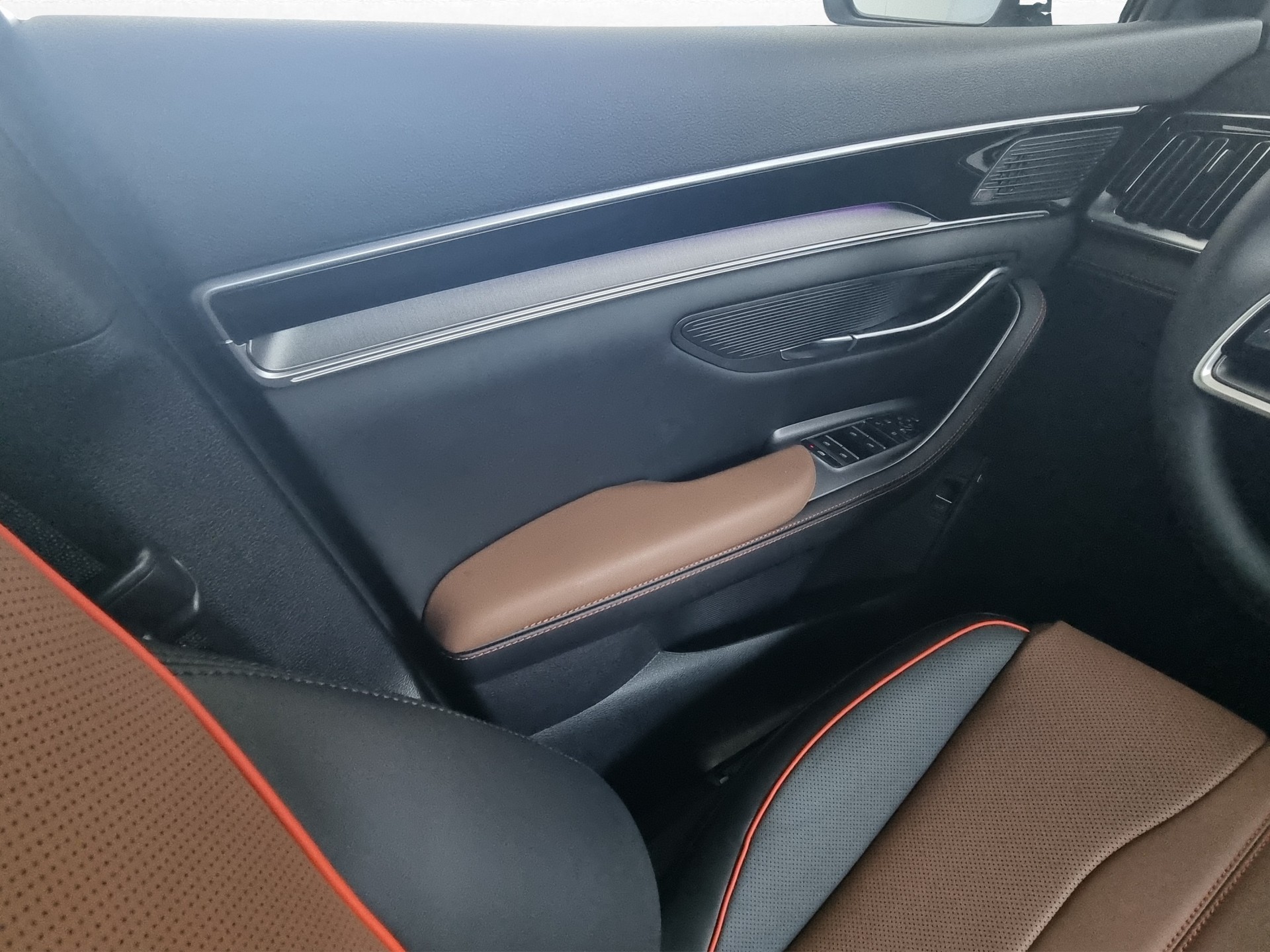 BYD Seal U DM-i Comfort FWD-image-11