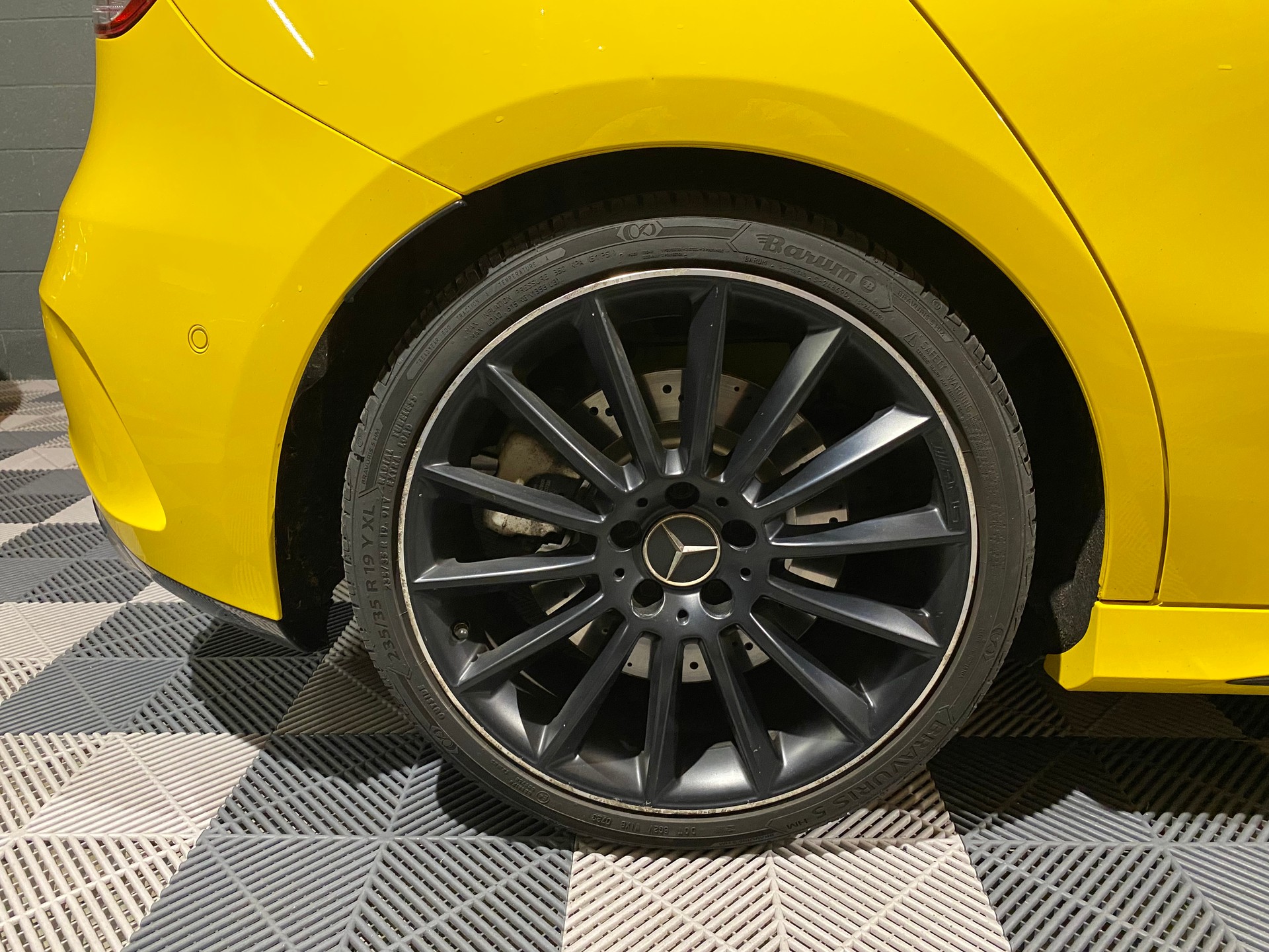 MERCEDES-BENZ A 35 AMG 4Matic Speedshift-image-10