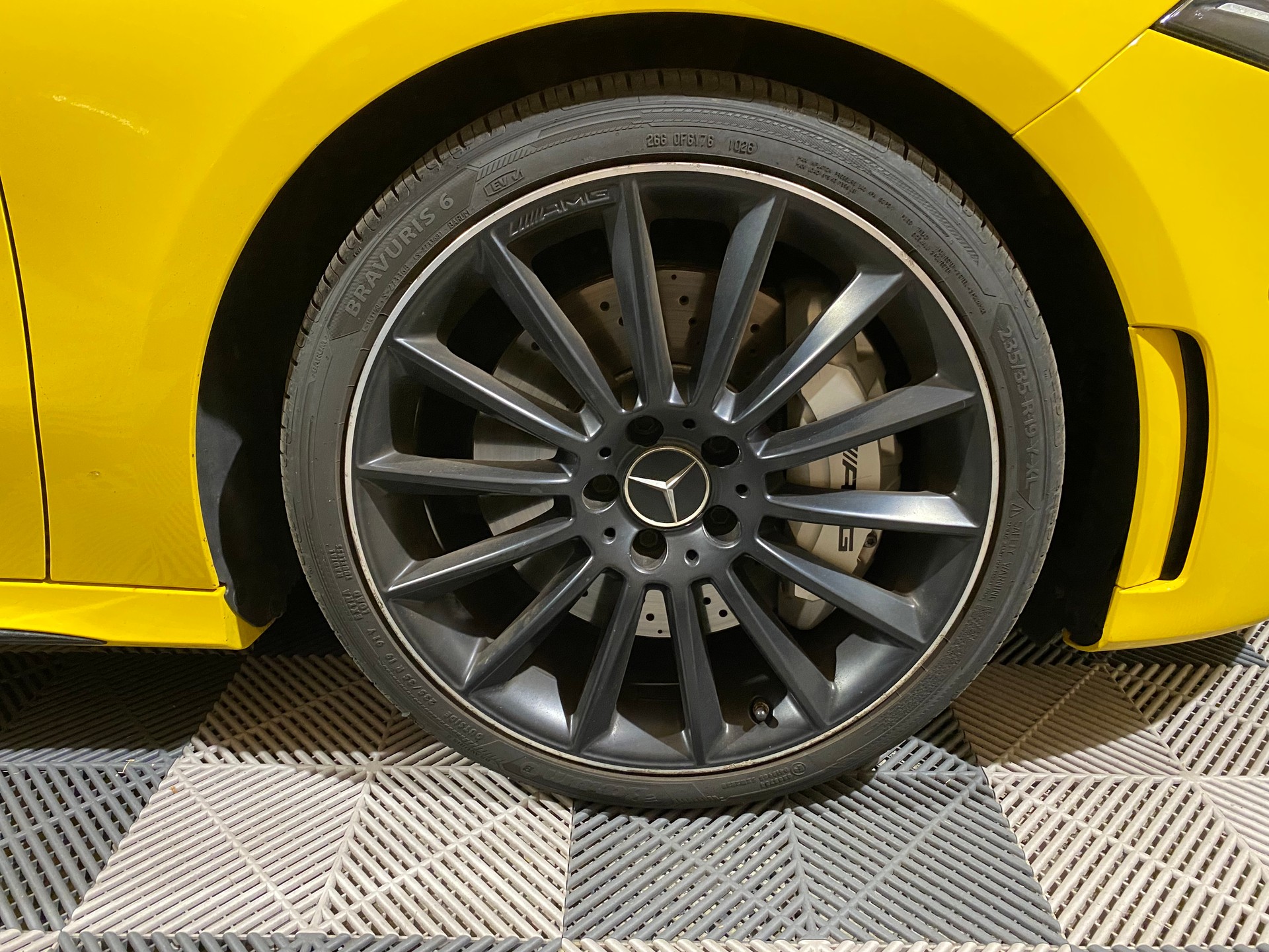 MERCEDES-BENZ A 35 AMG 4Matic Speedshift-image-9