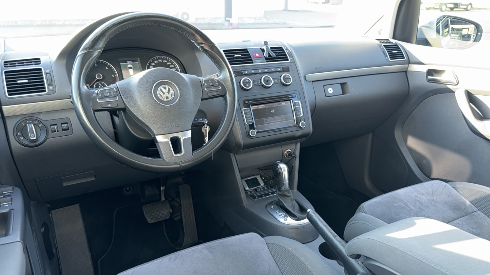 VW Touran 1.6 TDI BlueMotion Technology Highline DSG-image-10