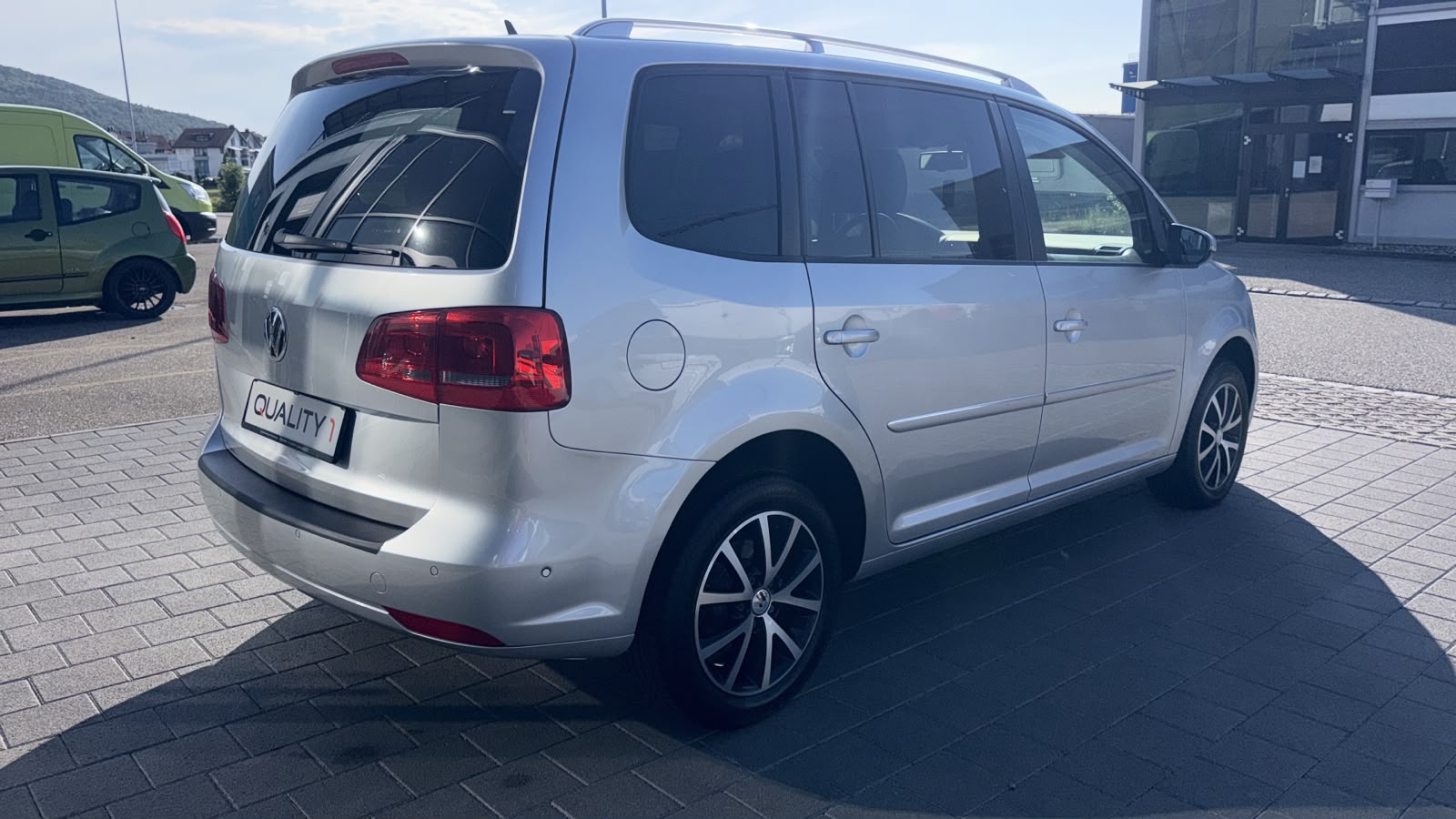 VW Touran 1.6 TDI BlueMotion Technology Highline DSG-image-12