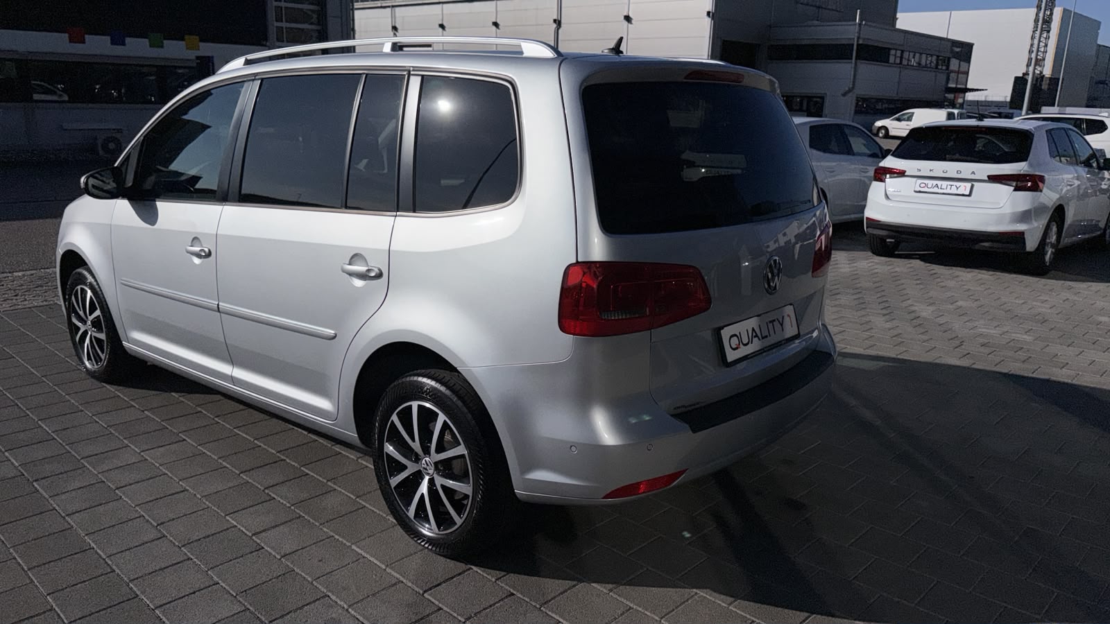 VW Touran 1.6 TDI BlueMotion Technology Highline DSG-image-13
