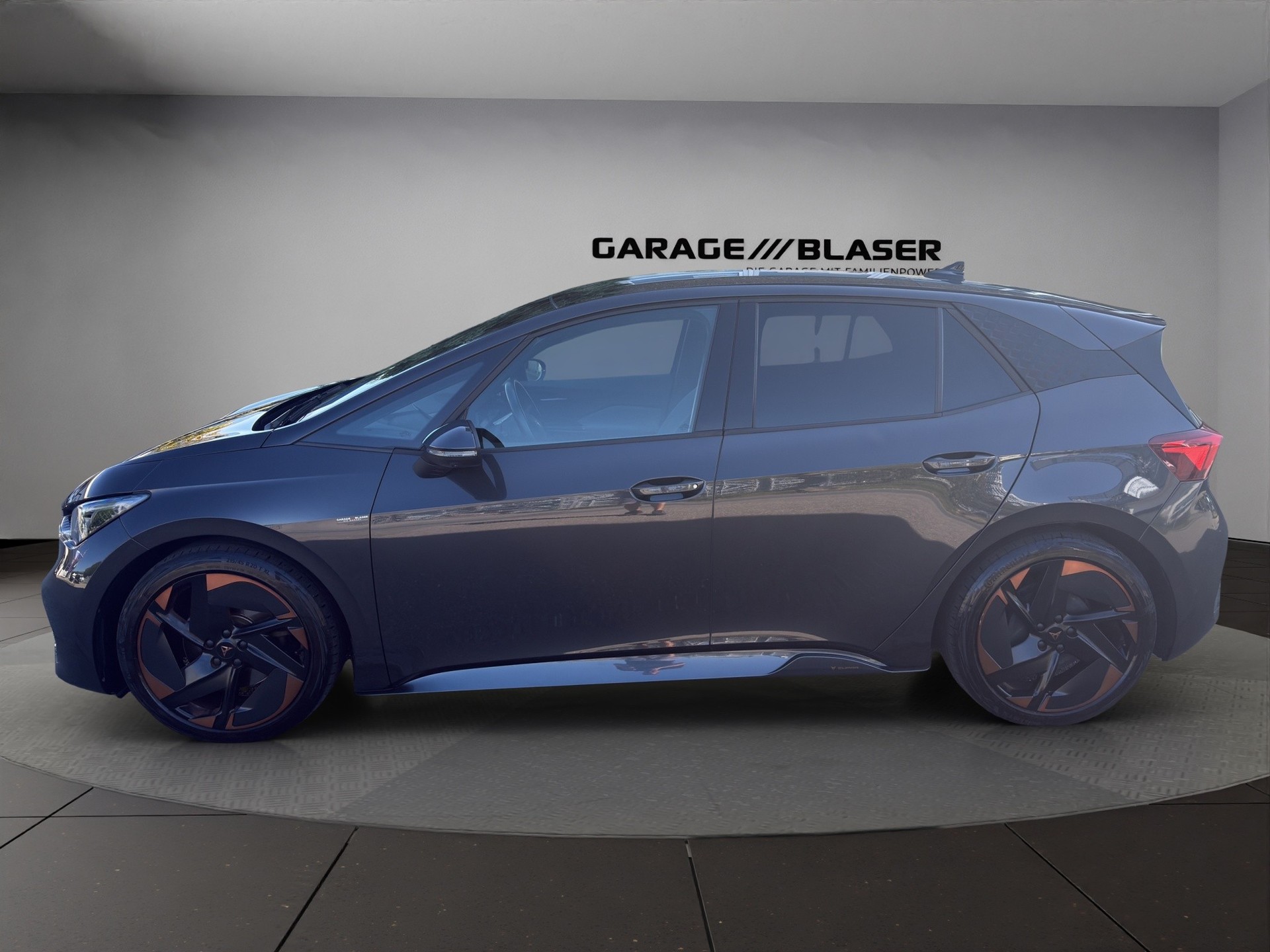 CUPRA Born 58 kWh-showroom-element-1