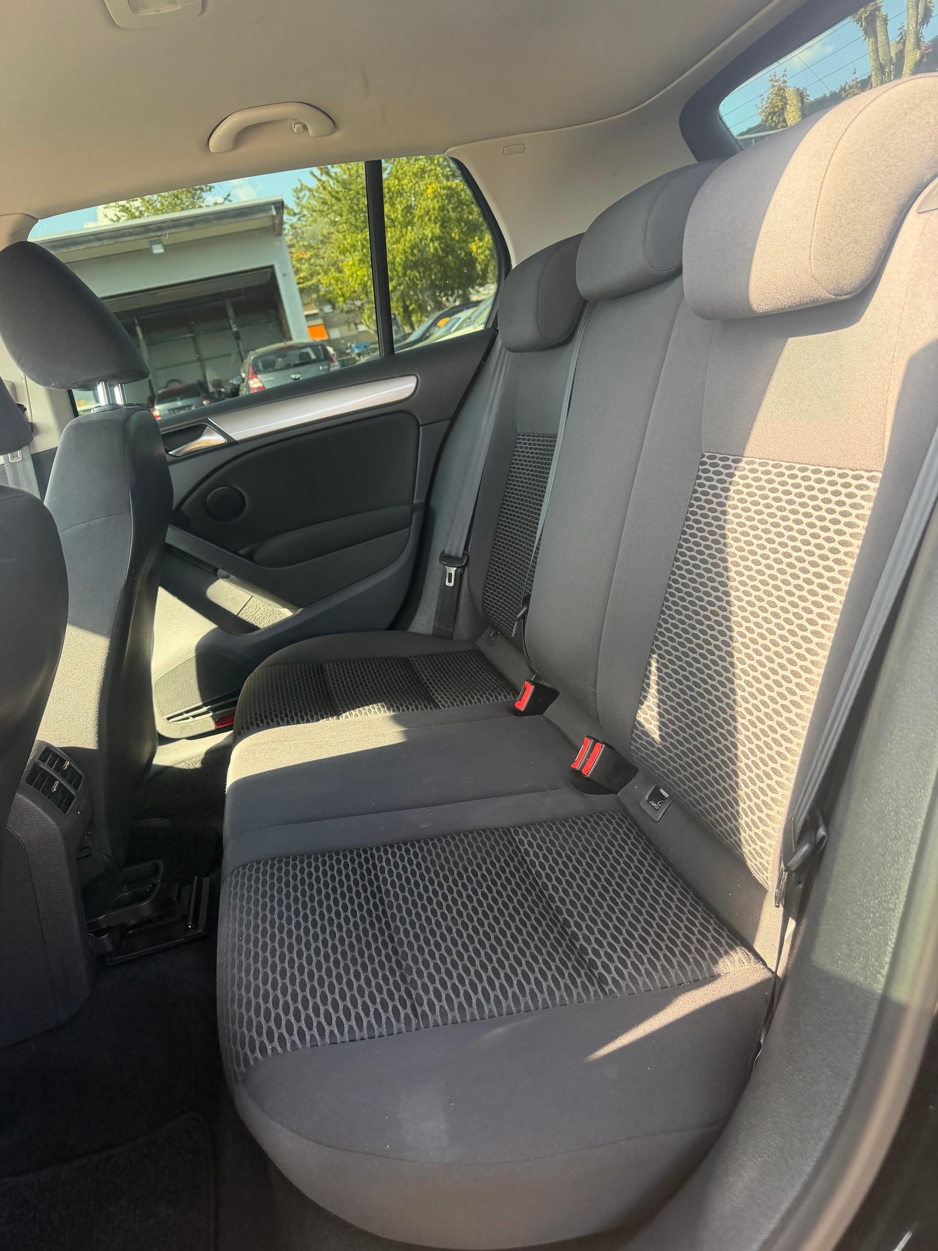 VW Golf 2.0 TDI Highline 4Motion-image-7