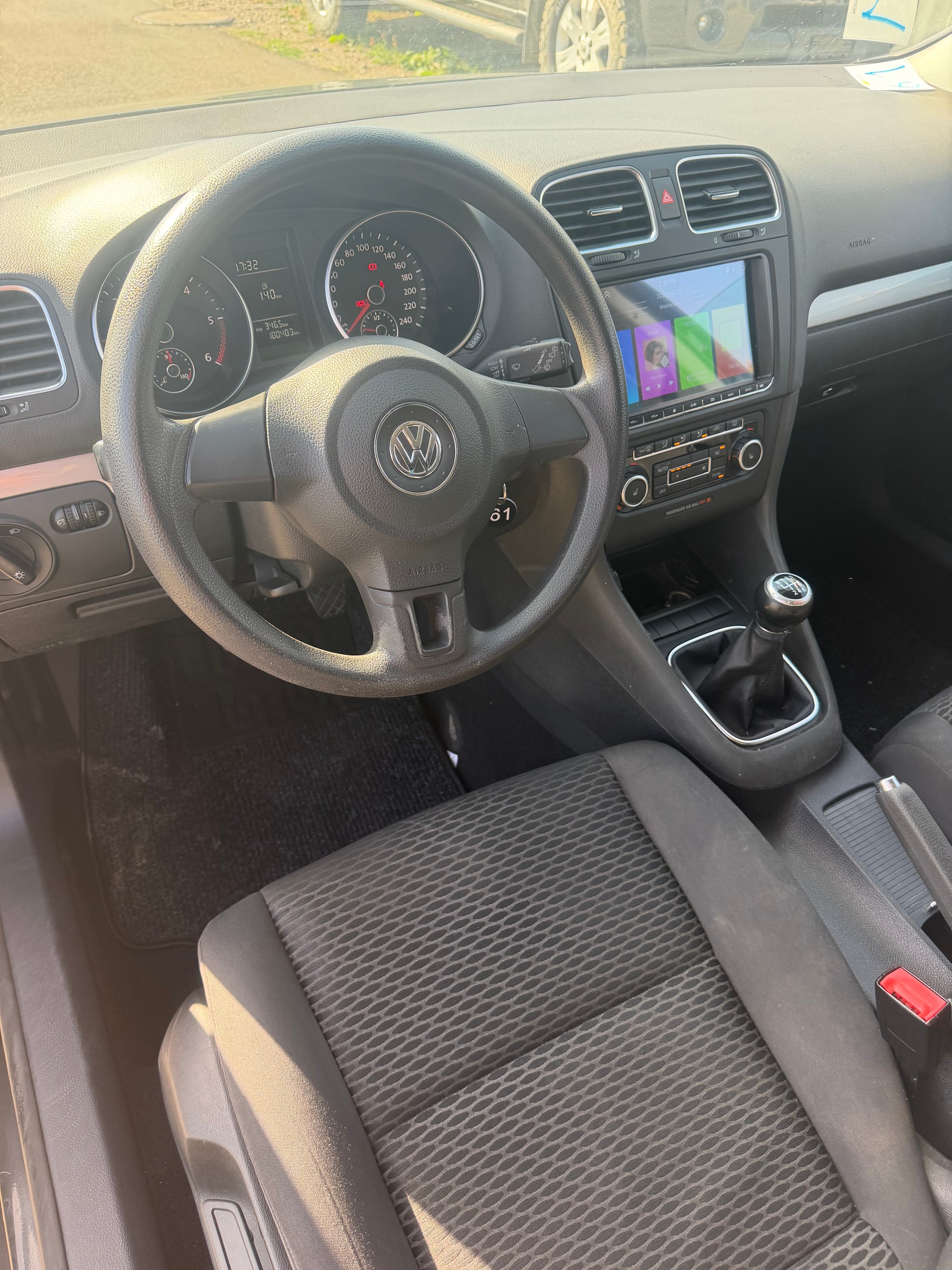 VW Golf 2.0 TDI Highline 4Motion-image-9