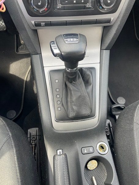 SKODA Octavia Combi 1.8 TSI Ambiente DSG-image-9